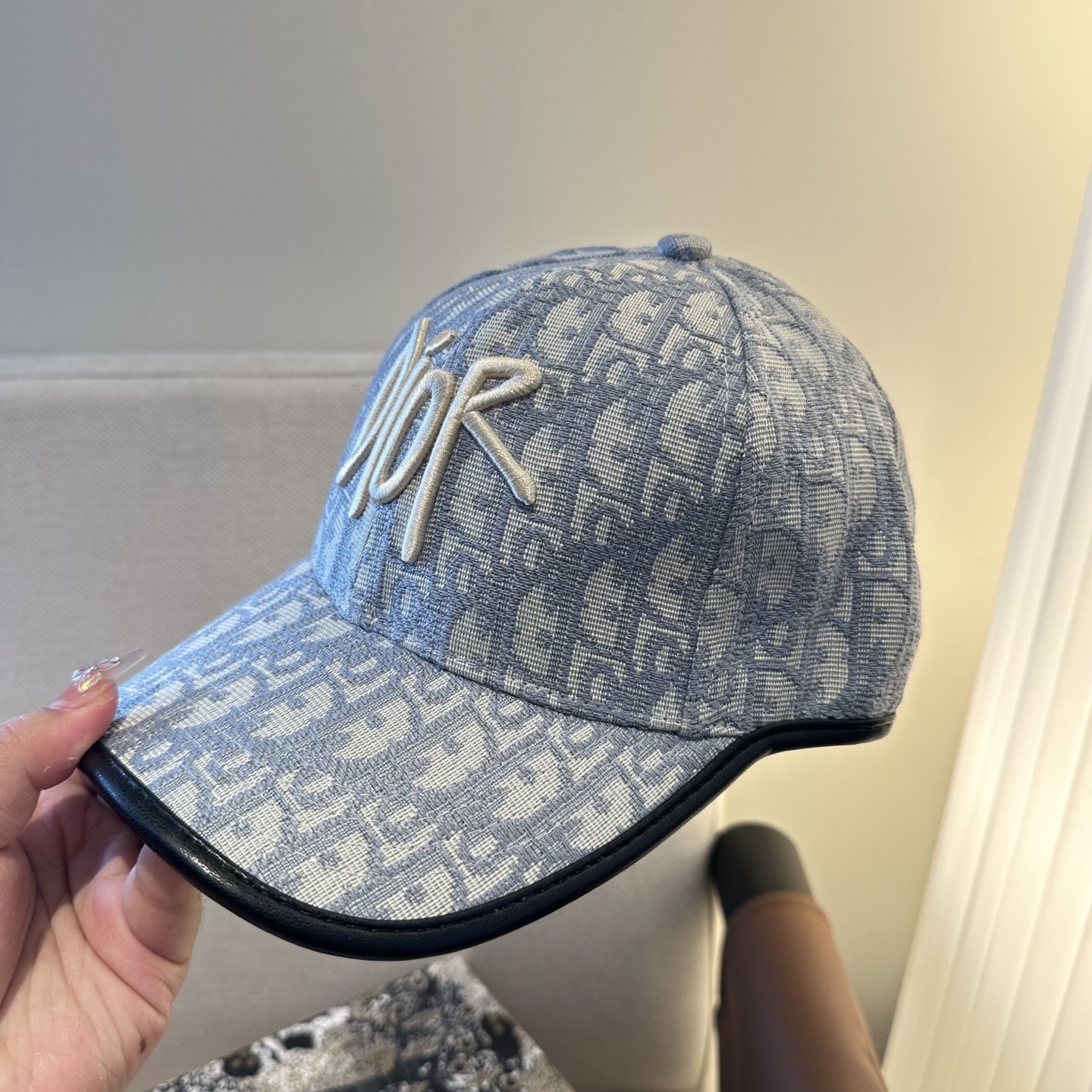 迪奥Dior 官网最新老花 迪奥防晒指数超高，特别显脸小，有型不软塌，携带方便🤗