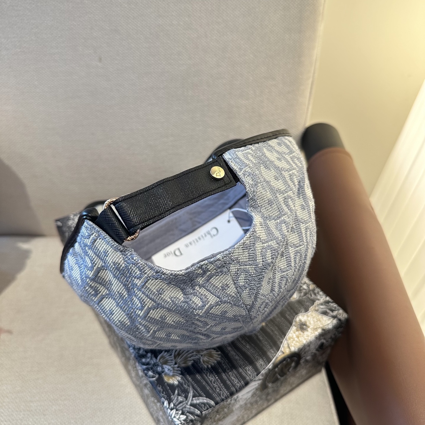 迪奥Dior 官网最新老花 迪奥防晒指数超高，特别显脸小，有型不软塌，携带方便🤗