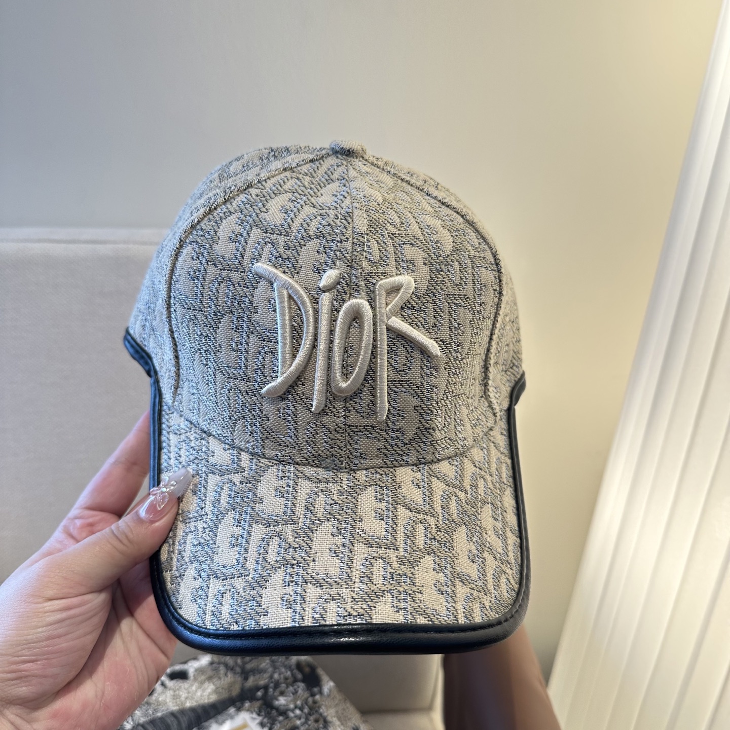 迪奥Dior 官网最新老花 迪奥防晒指数超高，特别显脸小，有型不软塌，携带方便🤗