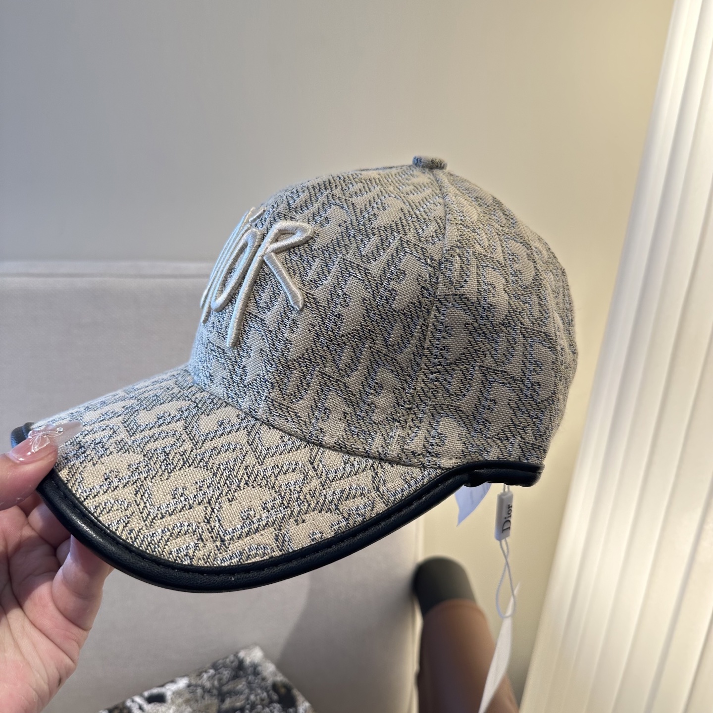 迪奥Dior 官网最新老花 迪奥防晒指数超高，特别显脸小，有型不软塌，携带方便🤗