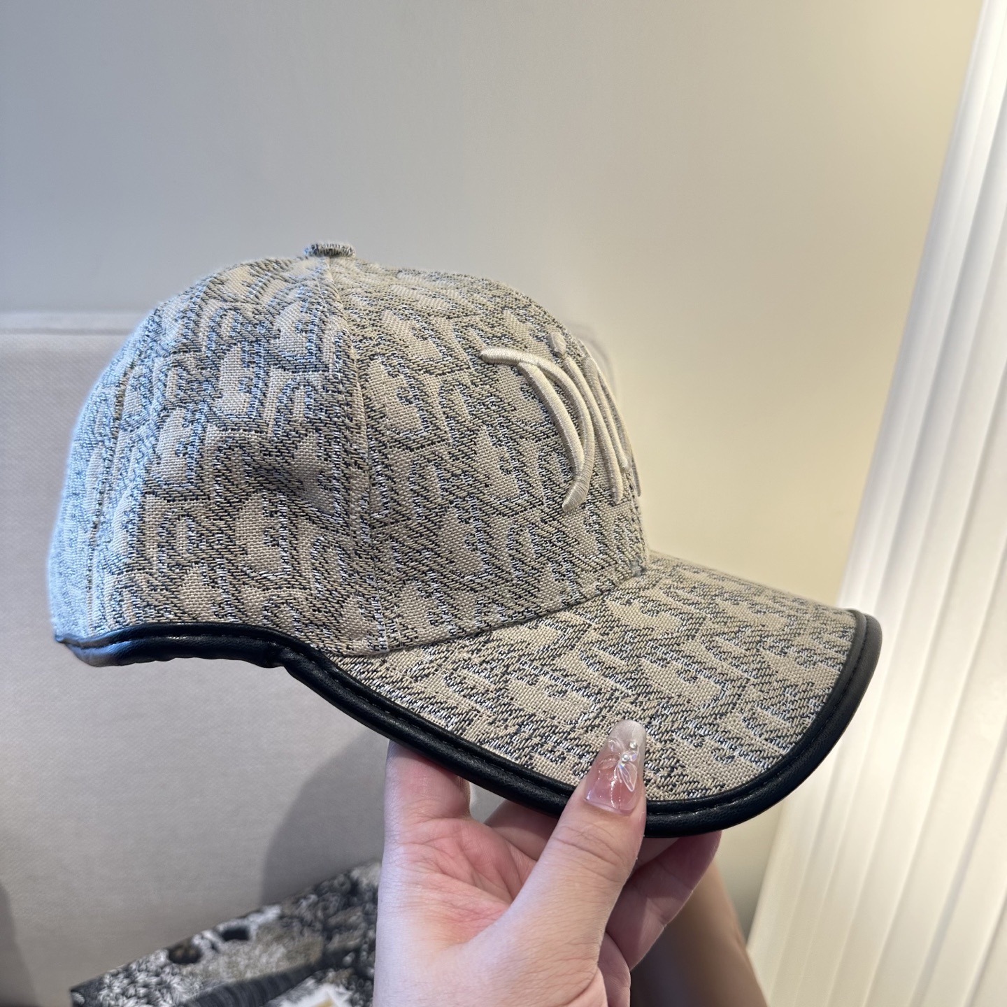 迪奥Dior 官网最新老花 迪奥防晒指数超高，特别显脸小，有型不软塌，携带方便🤗