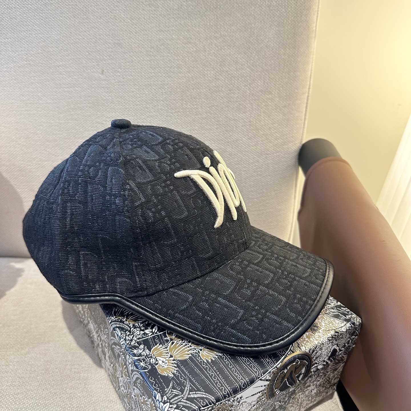 迪奥Dior 官网最新老花 迪奥防晒指数超高，特别显脸小，有型不软塌，携带方便🤗