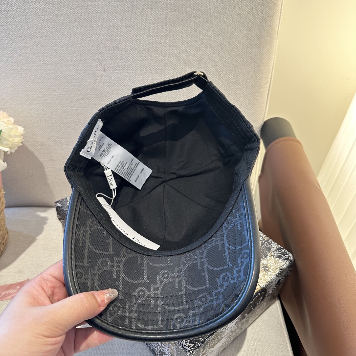 迪奥Dior 官网最新老花 迪奥防晒指数超高，特别显脸小，有型不软塌，携带方便🤗