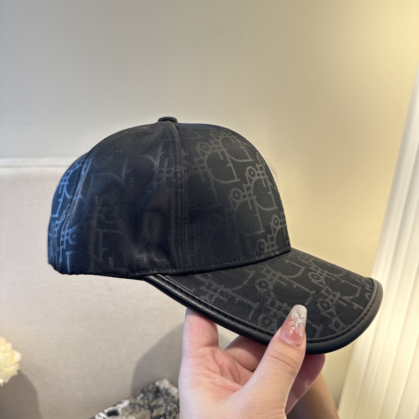 迪奥Dior 官网最新老花 迪奥防晒指数超高，特别显脸小，有型不软塌，携带方便🤗