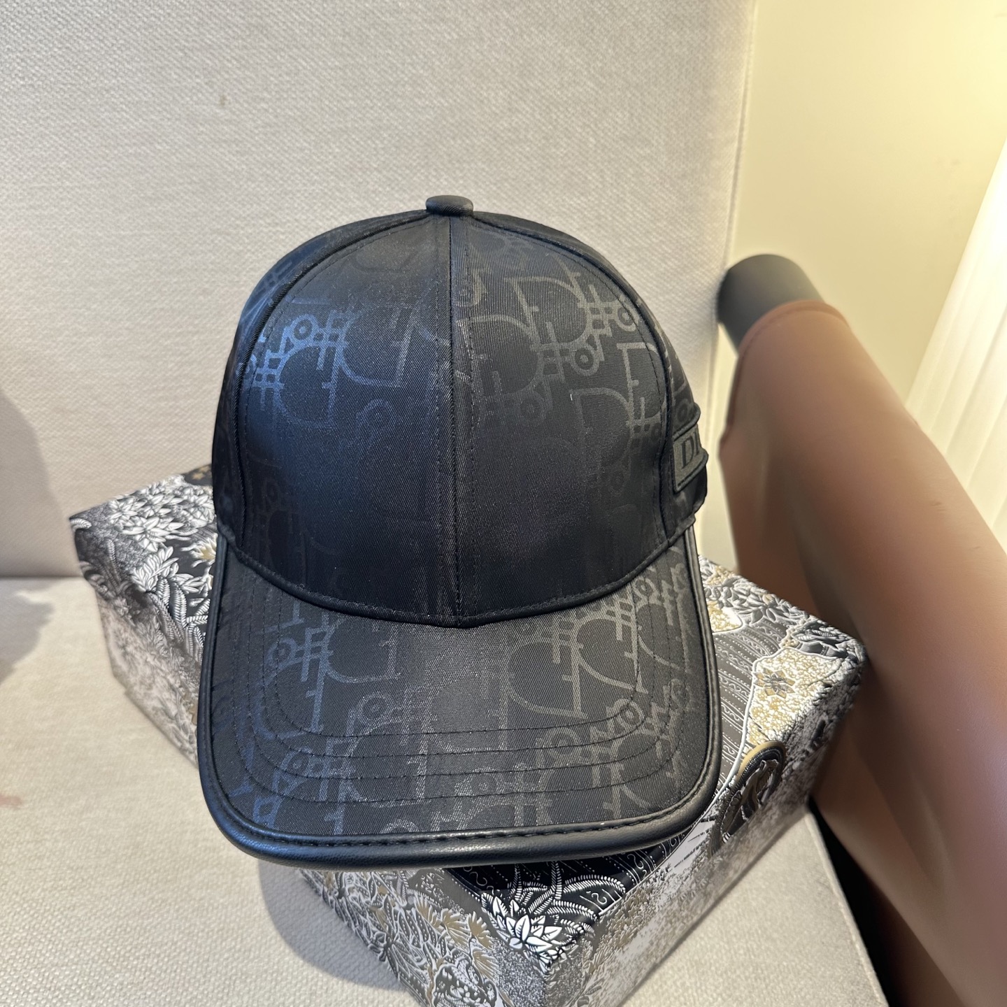 迪奥Dior 官网最新老花 迪奥防晒指数超高，特别显脸小，有型不软塌，携带方便🤗