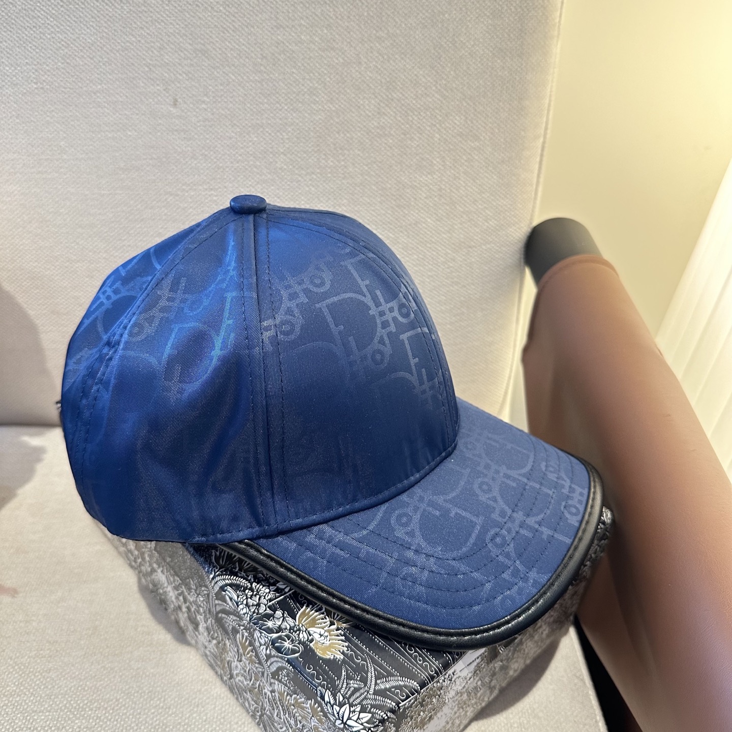 迪奥Dior 官网最新老花 迪奥防晒指数超高，特别显脸小，有型不软塌，携带方便🤗