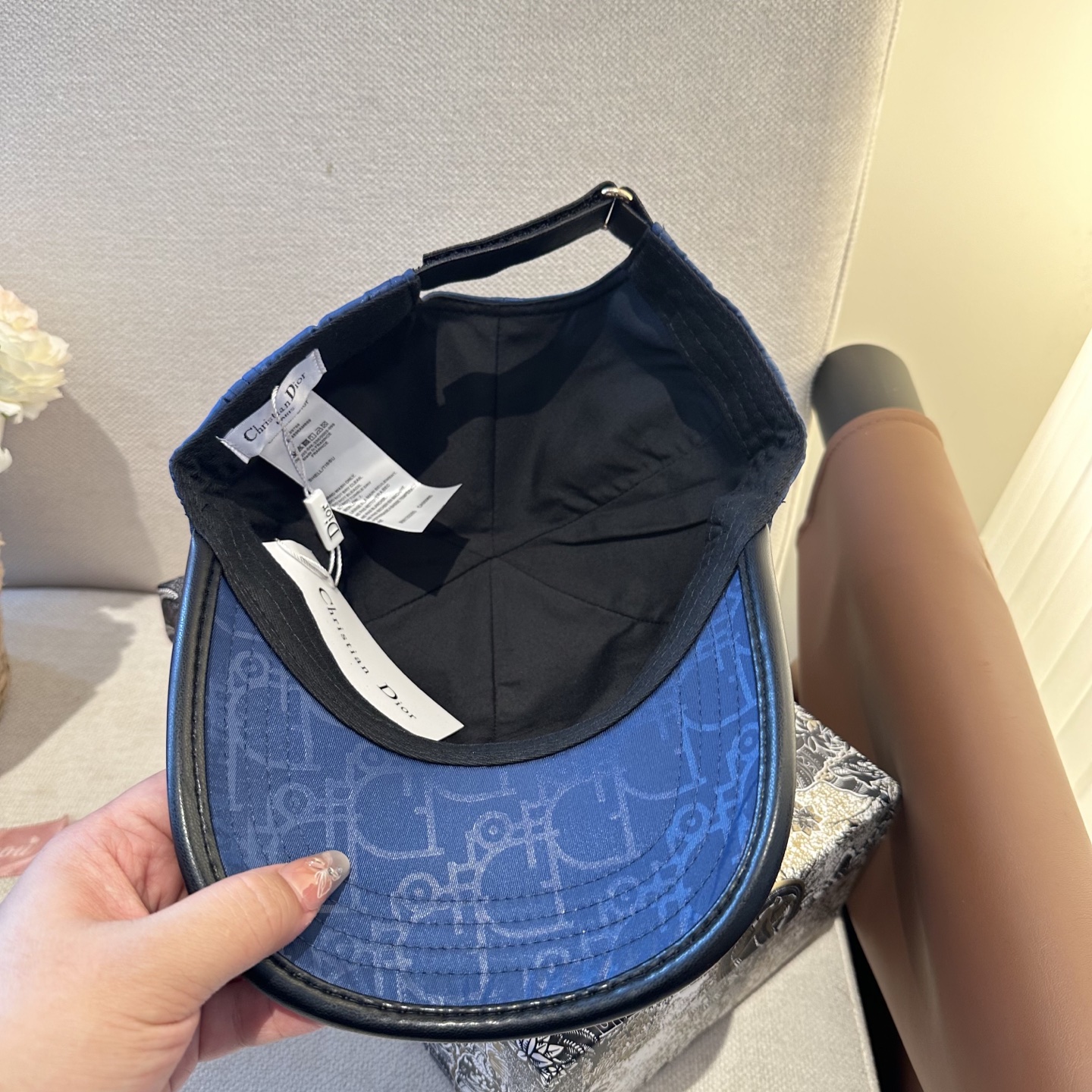 迪奥Dior 官网最新老花 迪奥防晒指数超高，特别显脸小，有型不软塌，携带方便🤗