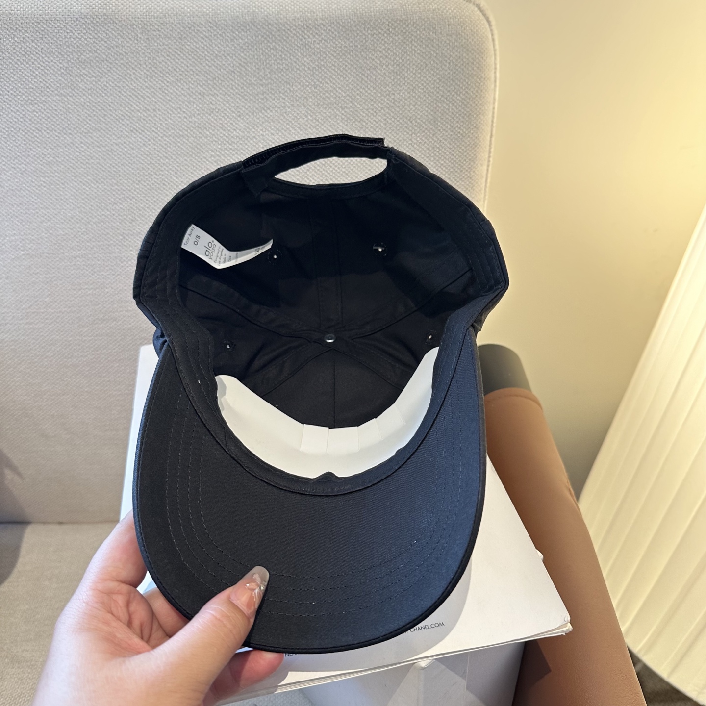 Alo 🔥爆款 新款棒球帽定制面料，简约时尚更透气，超火爆现货秒发