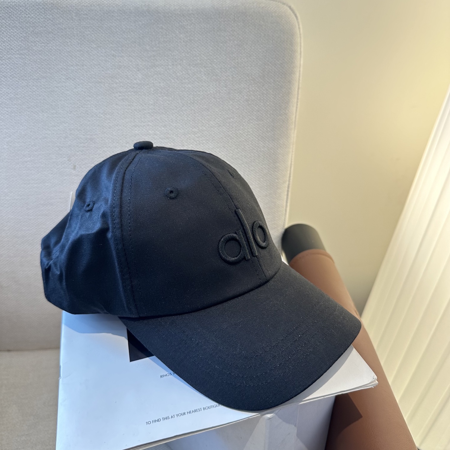 Alo 🔥爆款 新款棒球帽定制面料，简约时尚更透气，超火爆现货秒发