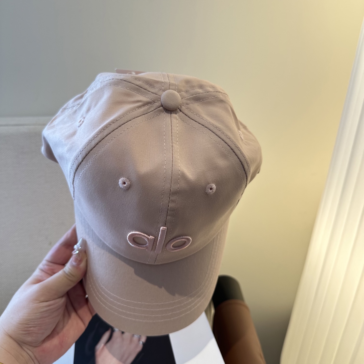 Alo 🔥爆款 新款棒球帽定制面料，简约时尚更透气，超火爆现货秒发
