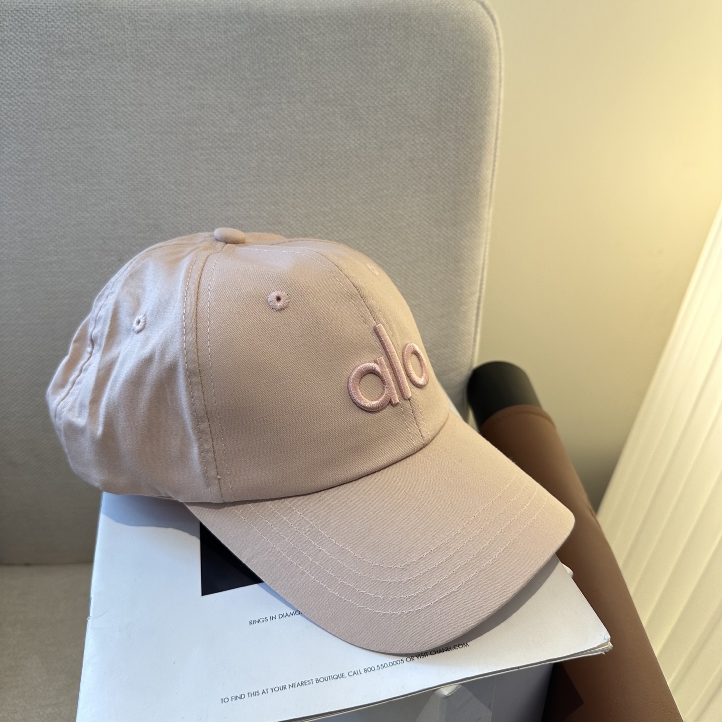 Alo 🔥爆款 新款棒球帽定制面料，简约时尚更透气，超火爆现货秒发