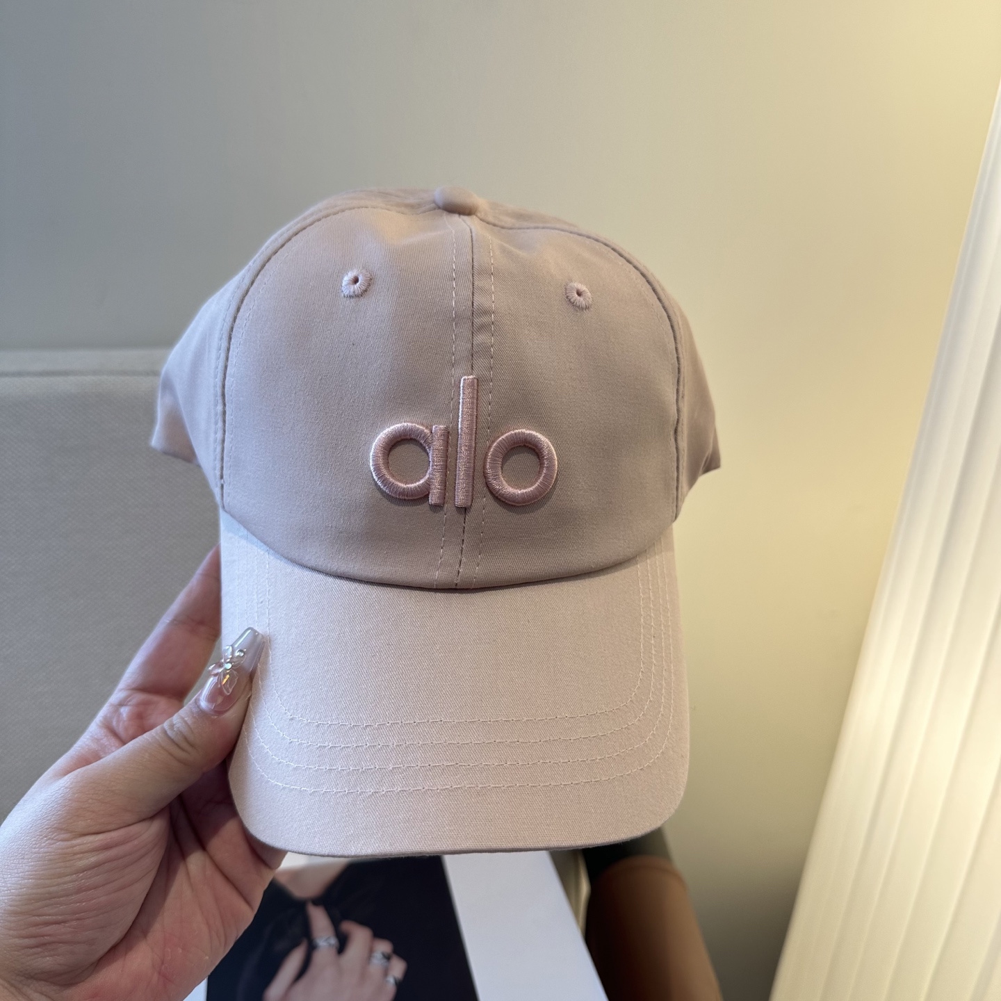 Alo 🔥爆款 新款棒球帽定制面料，简约时尚更透气，超火爆现货秒发