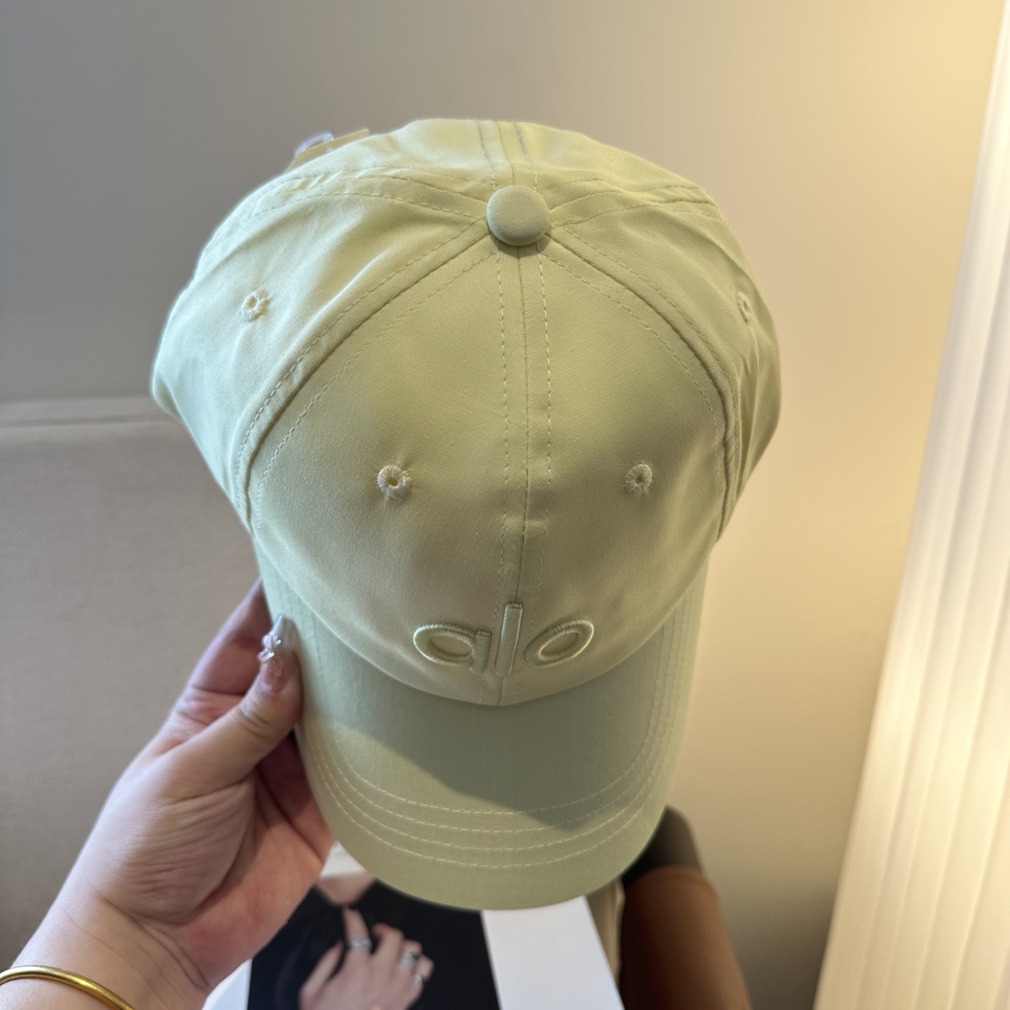 Alo 🔥爆款 新款棒球帽定制面料，简约时尚更透气，超火爆现货秒发