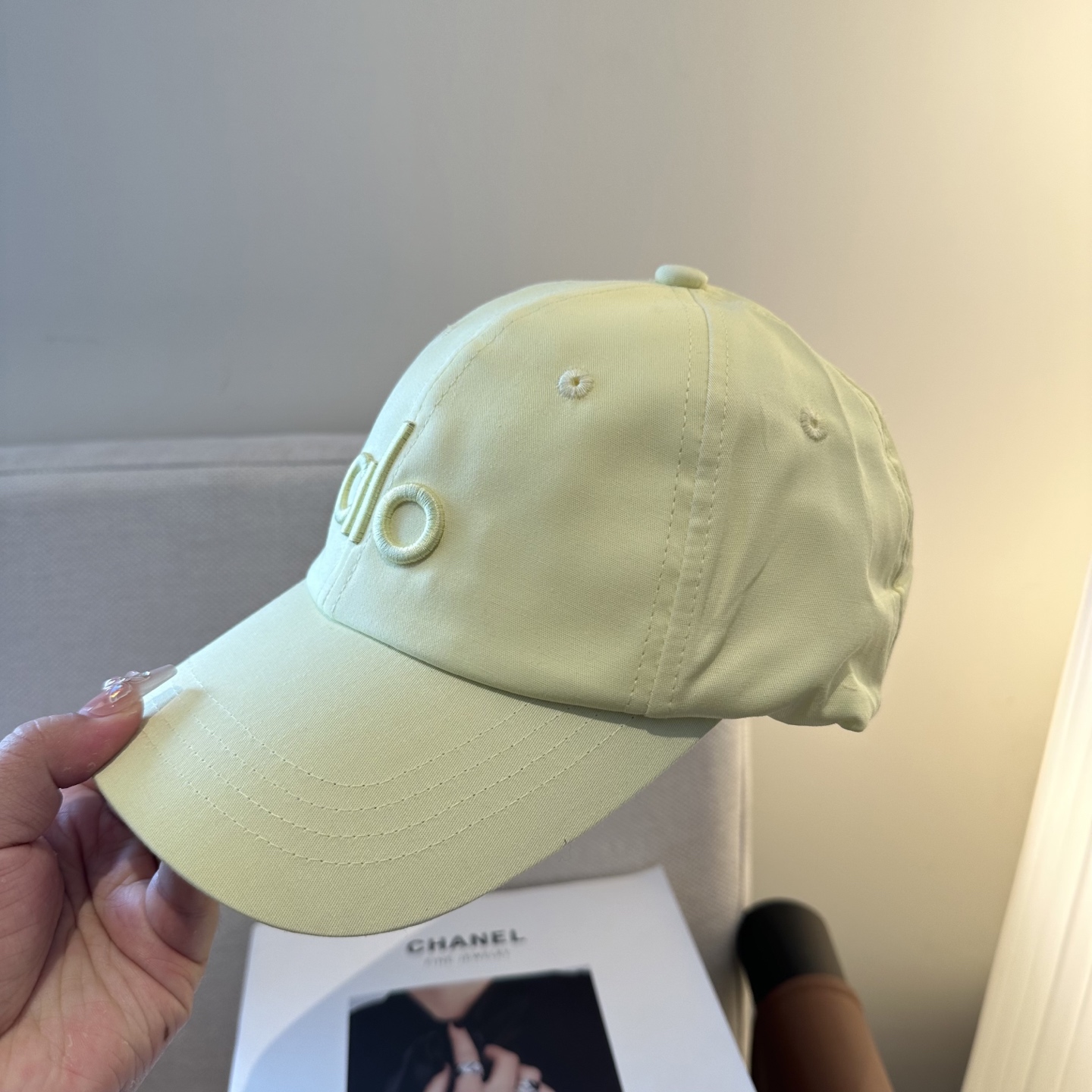 Alo 🔥爆款 新款棒球帽定制面料，简约时尚更透气，超火爆现货秒发