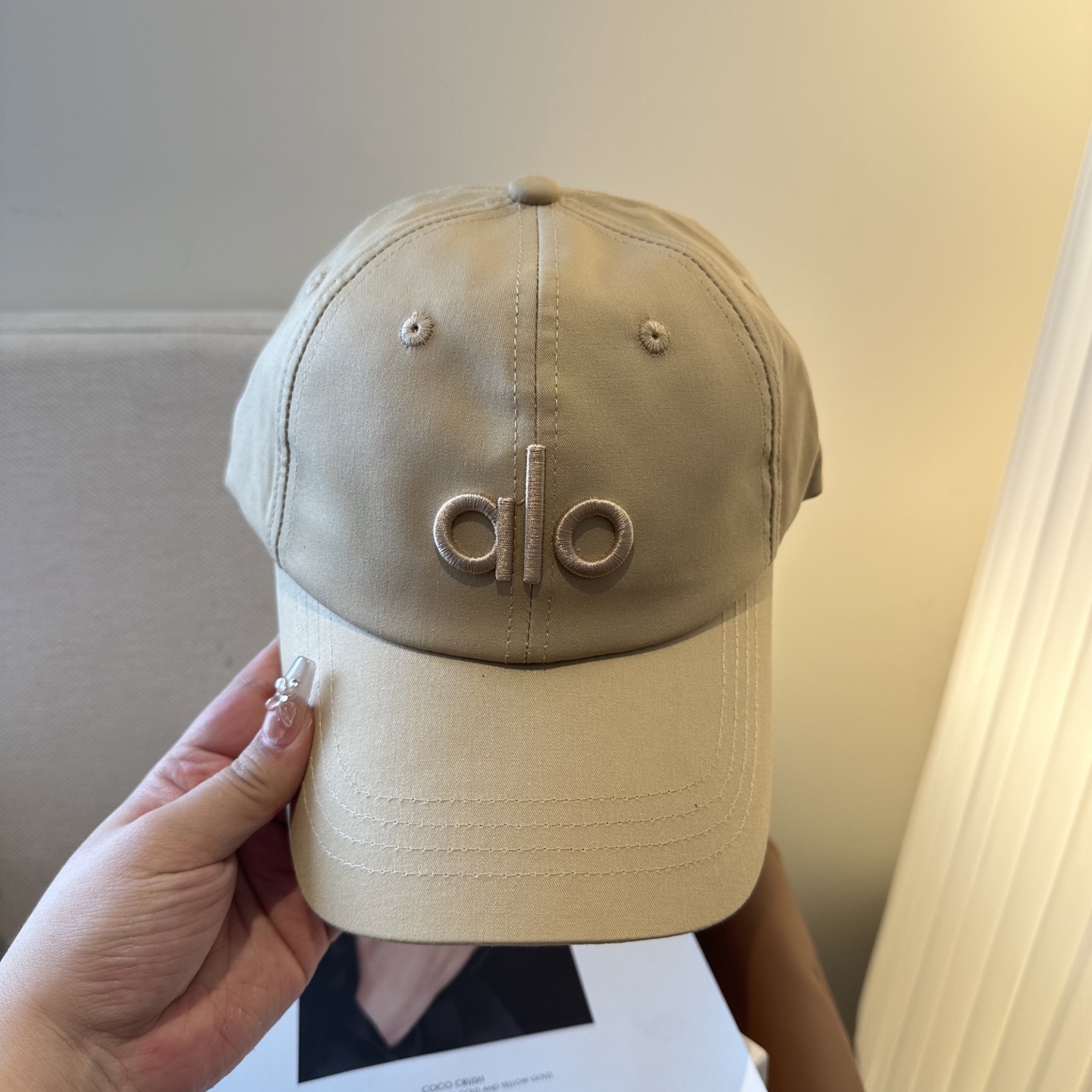 Alo 🔥爆款 新款棒球帽定制面料，简约时尚更透气，超火爆现货秒发