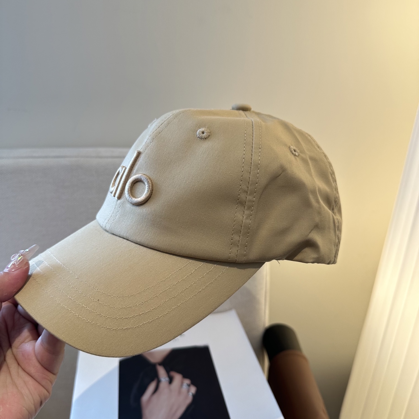 Alo 🔥爆款 新款棒球帽定制面料，简约时尚更透气，超火爆现货秒发