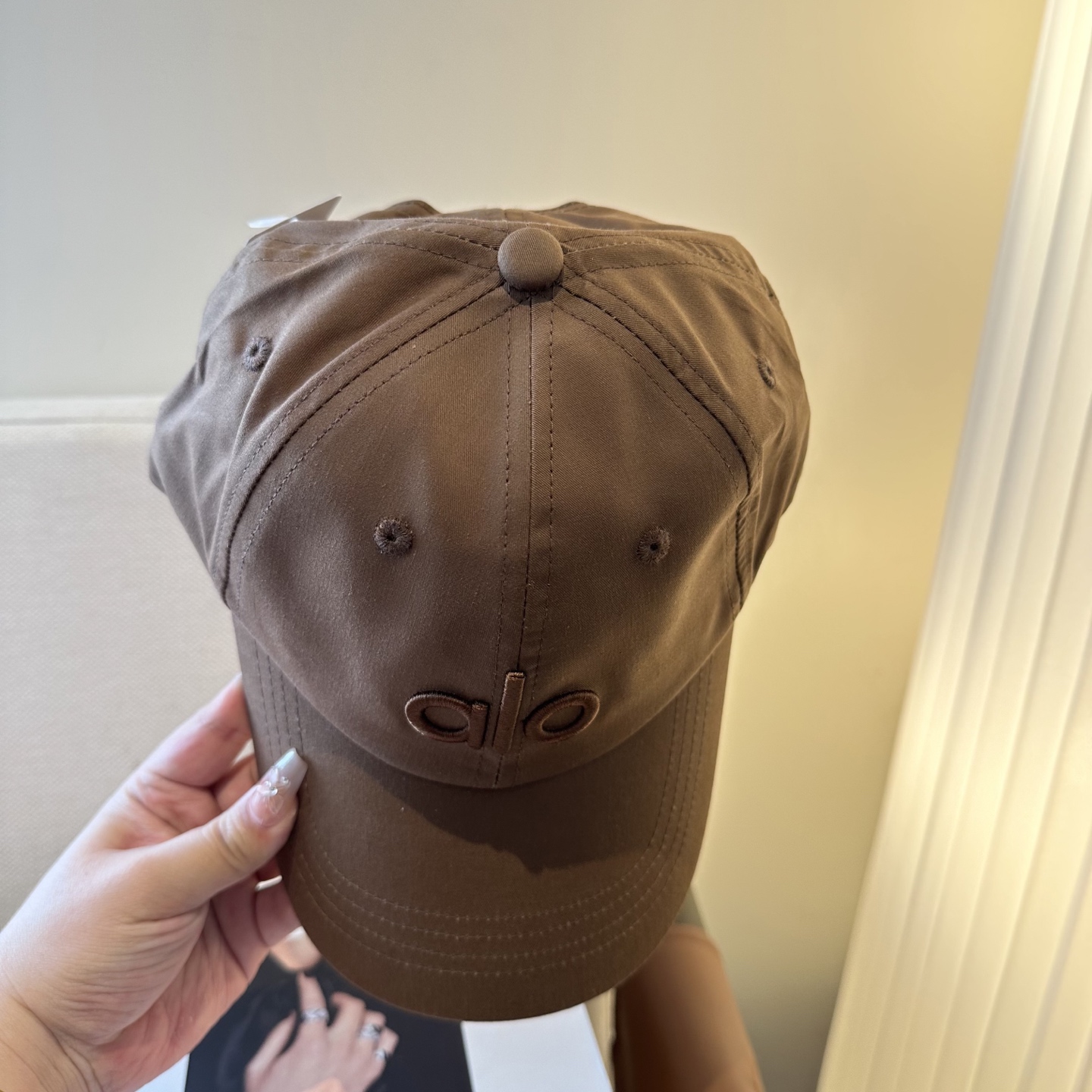 Alo 🔥爆款 新款棒球帽定制面料，简约时尚更透气，超火爆现货秒发