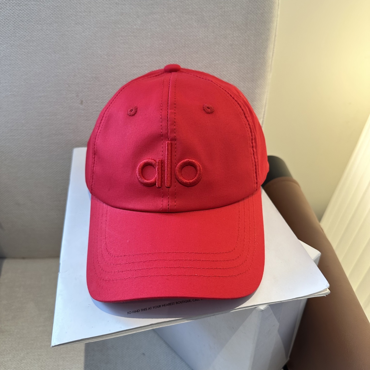 Alo 🔥爆款 新款棒球帽定制面料，简约时尚更透气，超火爆现货秒发