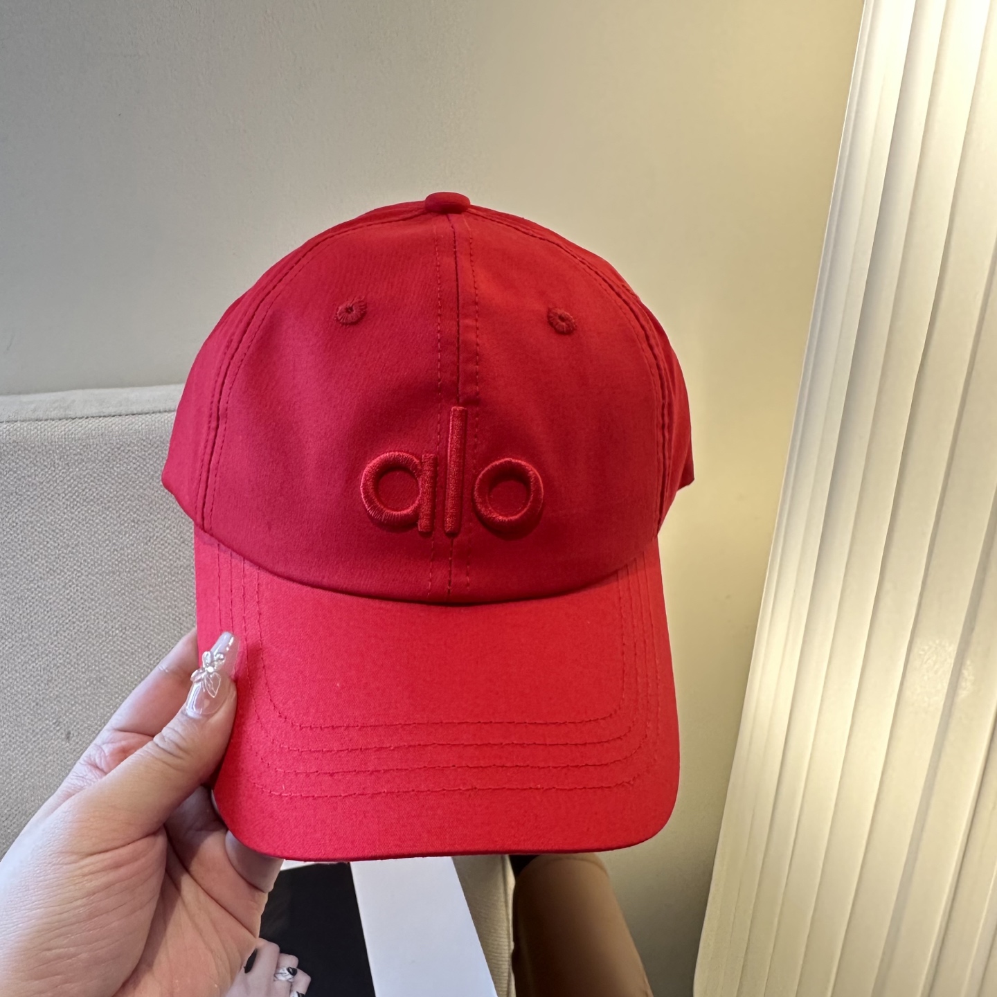 Alo 🔥爆款 新款棒球帽定制面料，简约时尚更透气，超火爆现货秒发