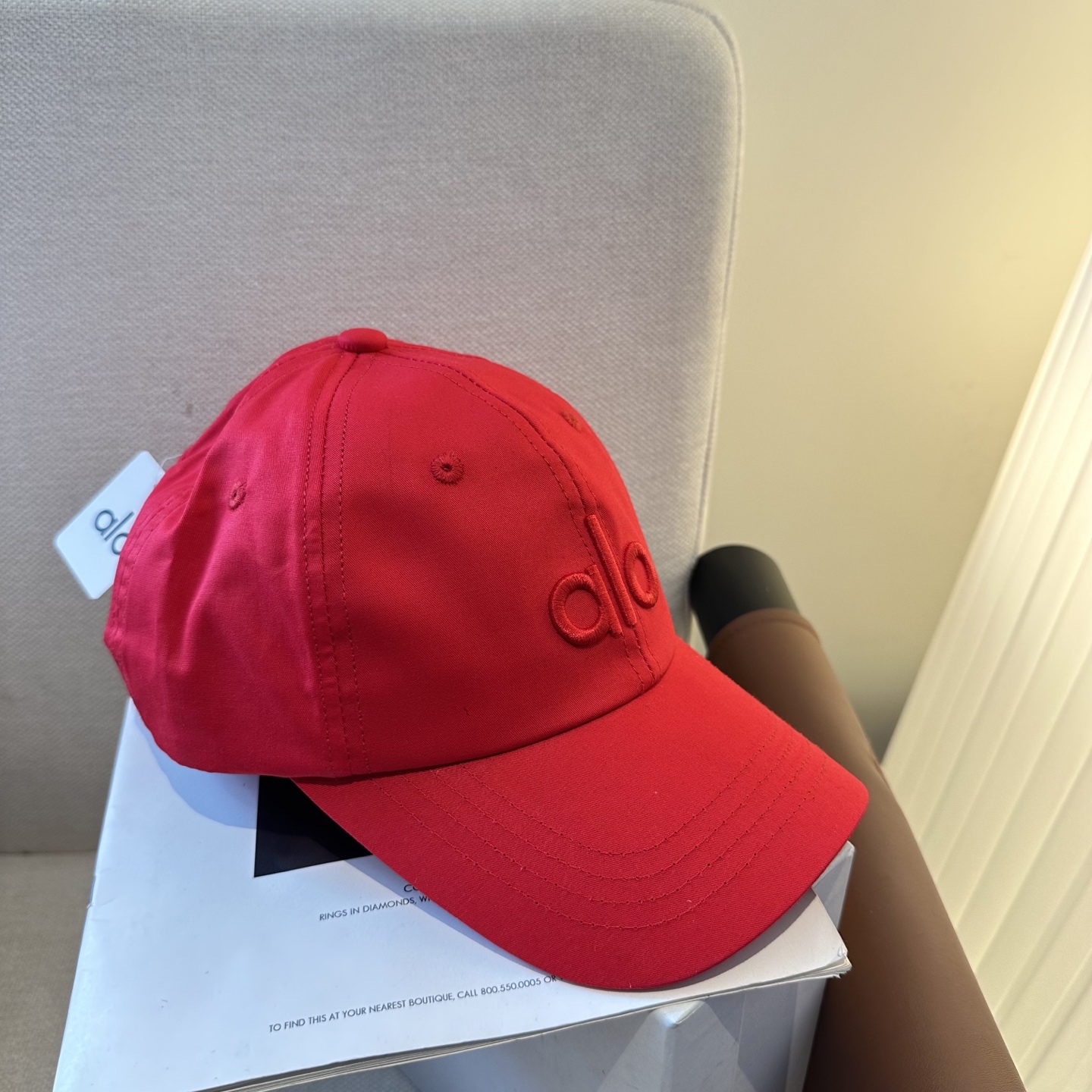 Alo 🔥爆款 新款棒球帽定制面料，简约时尚更透气，超火爆现货秒发