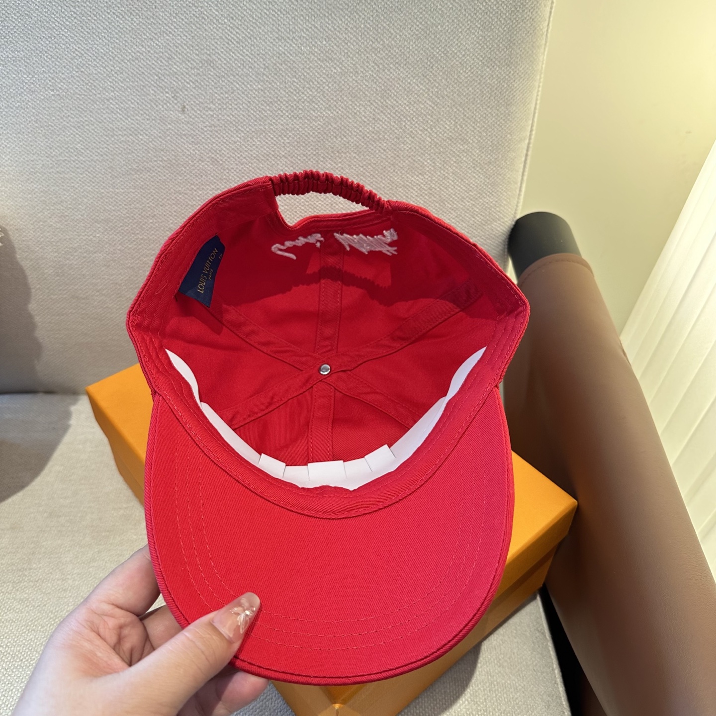 🧢路易威登棒球帽 LouisVuitton😍新款LV棒球帽，重工打造♥️高端大气，百搭款🤗男女通用！