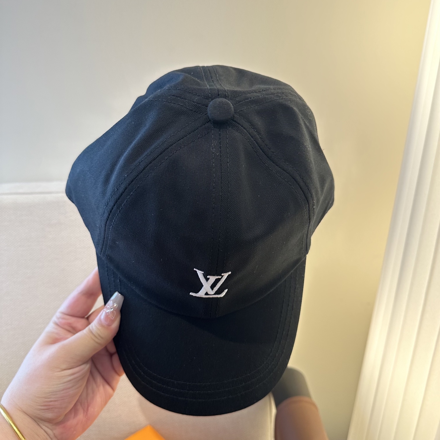 🧢路易威登棒球帽 LouisVuitton😍新款LV棒球帽，重工打造♥️高端大气，百搭款🤗男女通用！