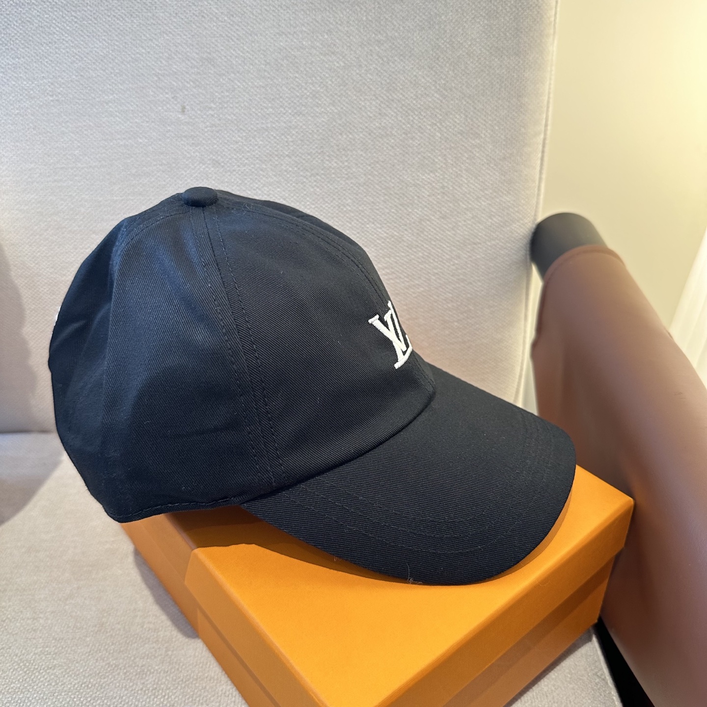 🧢路易威登棒球帽 LouisVuitton😍新款LV棒球帽，重工打造♥️高端大气，百搭款🤗男女通用！
