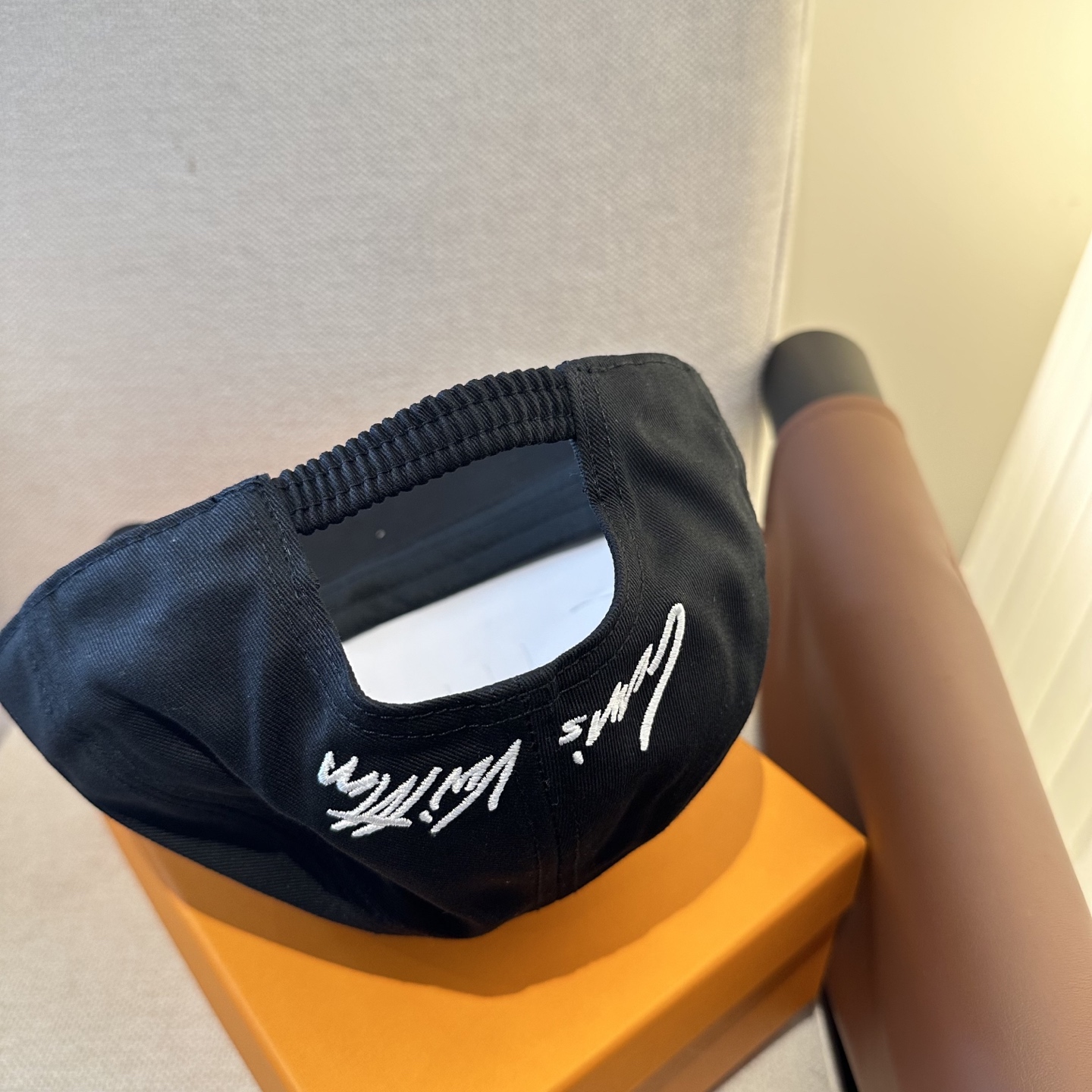 🧢路易威登棒球帽 LouisVuitton😍新款LV棒球帽，重工打造♥️高端大气，百搭款🤗男女通用！