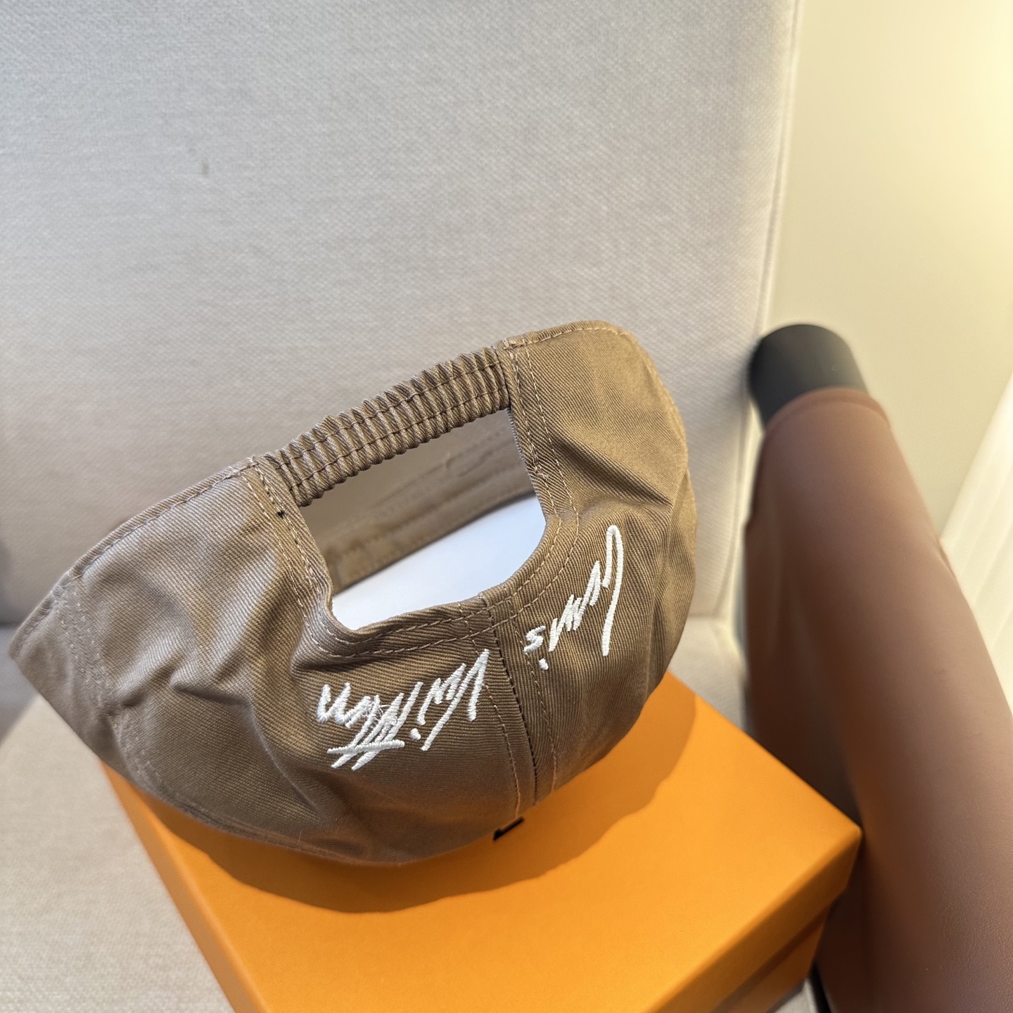 🧢路易威登棒球帽 LouisVuitton😍新款LV棒球帽，重工打造♥️高端大气，百搭款🤗男女通用！