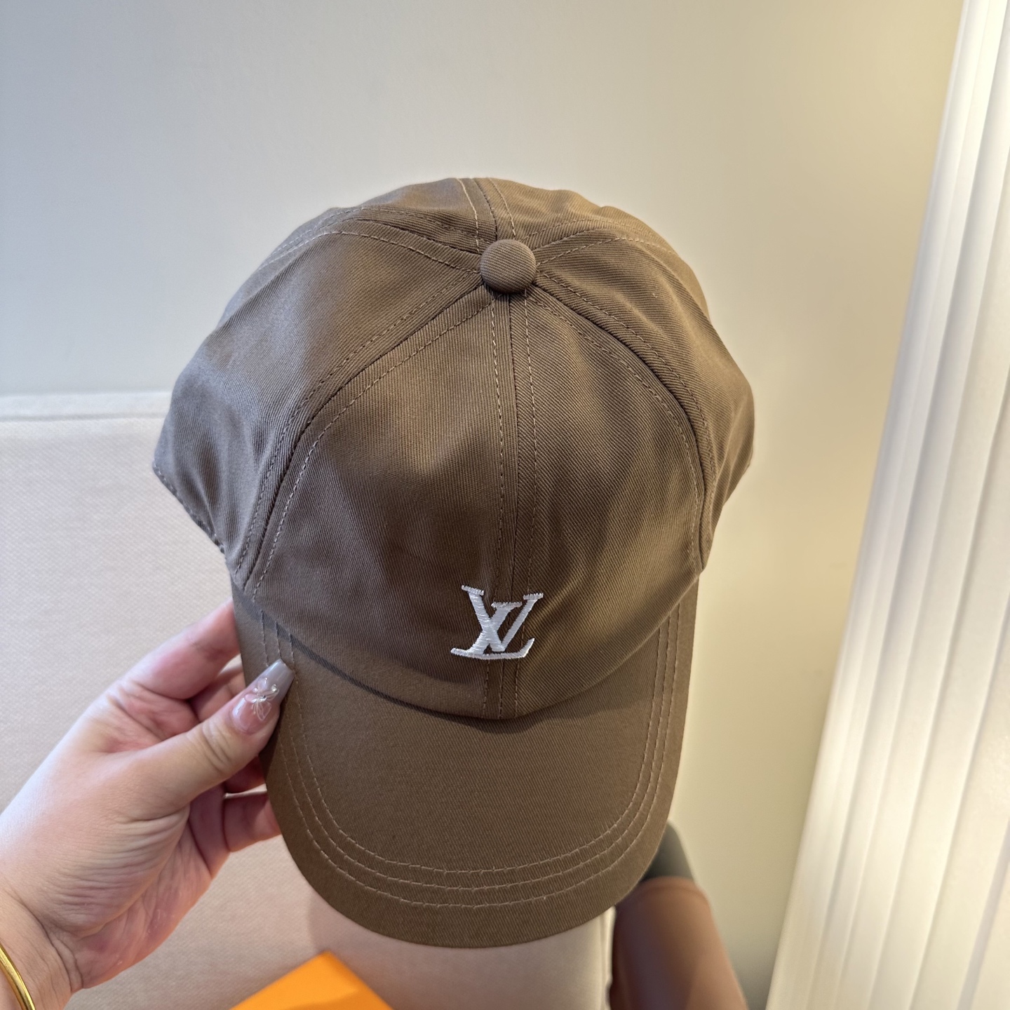 🧢路易威登棒球帽 LouisVuitton😍新款LV棒球帽，重工打造♥️高端大气，百搭款🤗男女通用！