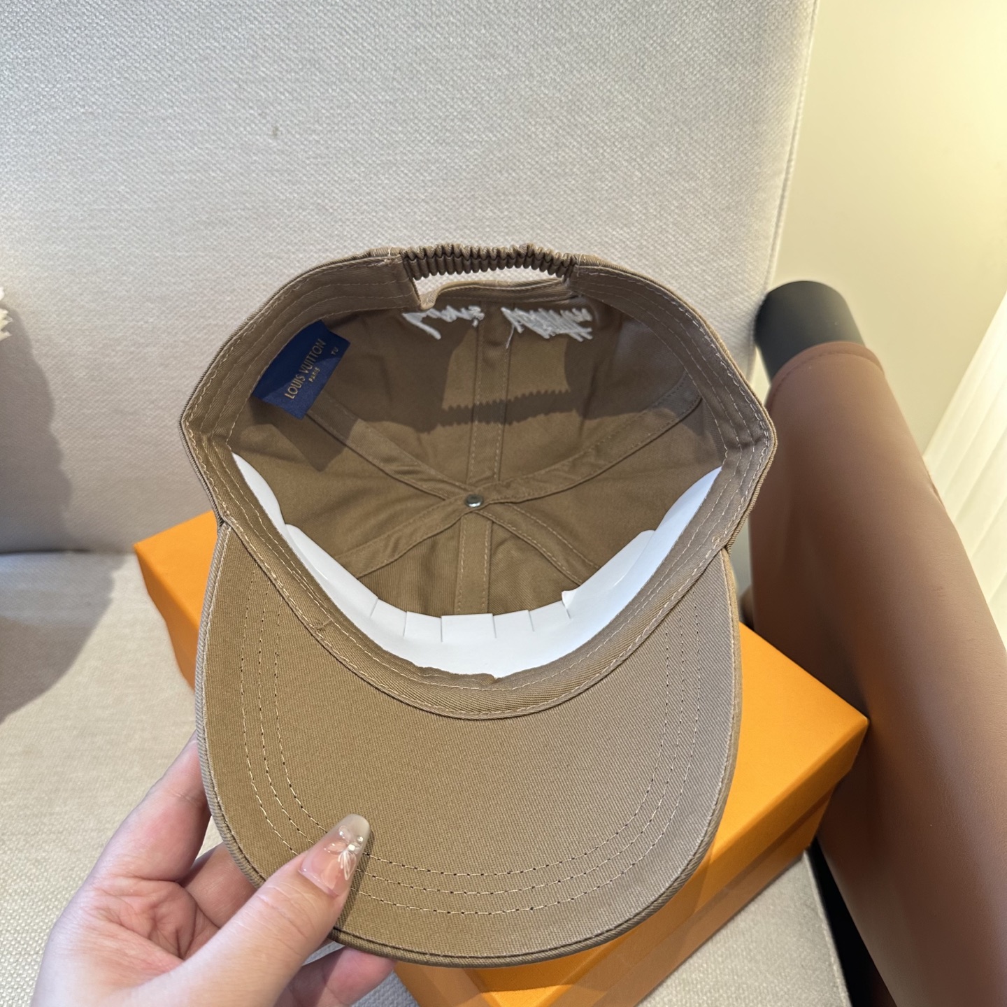 🧢路易威登棒球帽 LouisVuitton😍新款LV棒球帽，重工打造♥️高端大气，百搭款🤗男女通用！