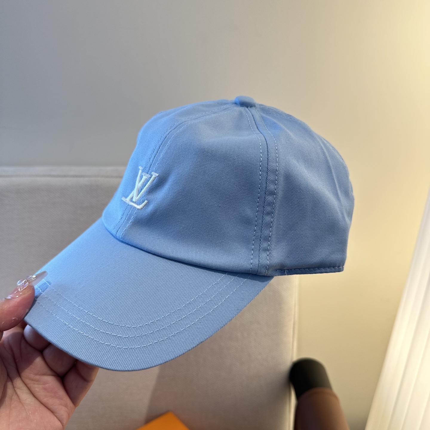 🧢路易威登棒球帽 LouisVuitton😍新款LV棒球帽，重工打造♥️高端大气，百搭款🤗男女通用！