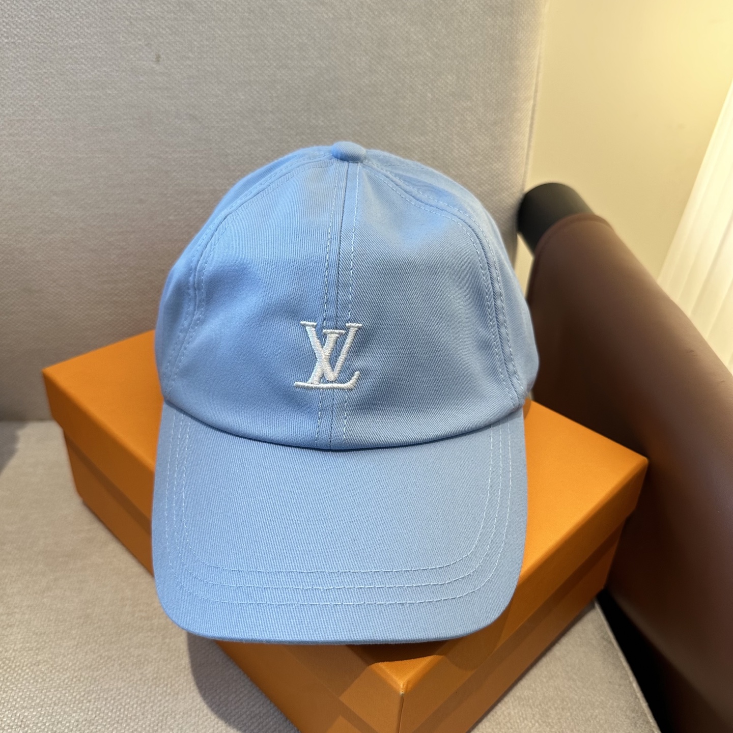 🧢路易威登棒球帽 LouisVuitton😍新款LV棒球帽，重工打造♥️高端大气，百搭款🤗男女通用！