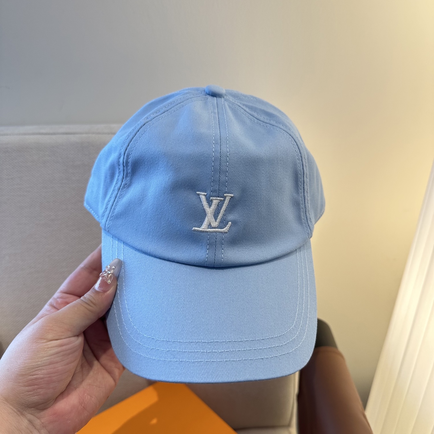 🧢路易威登棒球帽 LouisVuitton😍新款LV棒球帽，重工打造♥️高端大气，百搭款🤗男女通用！