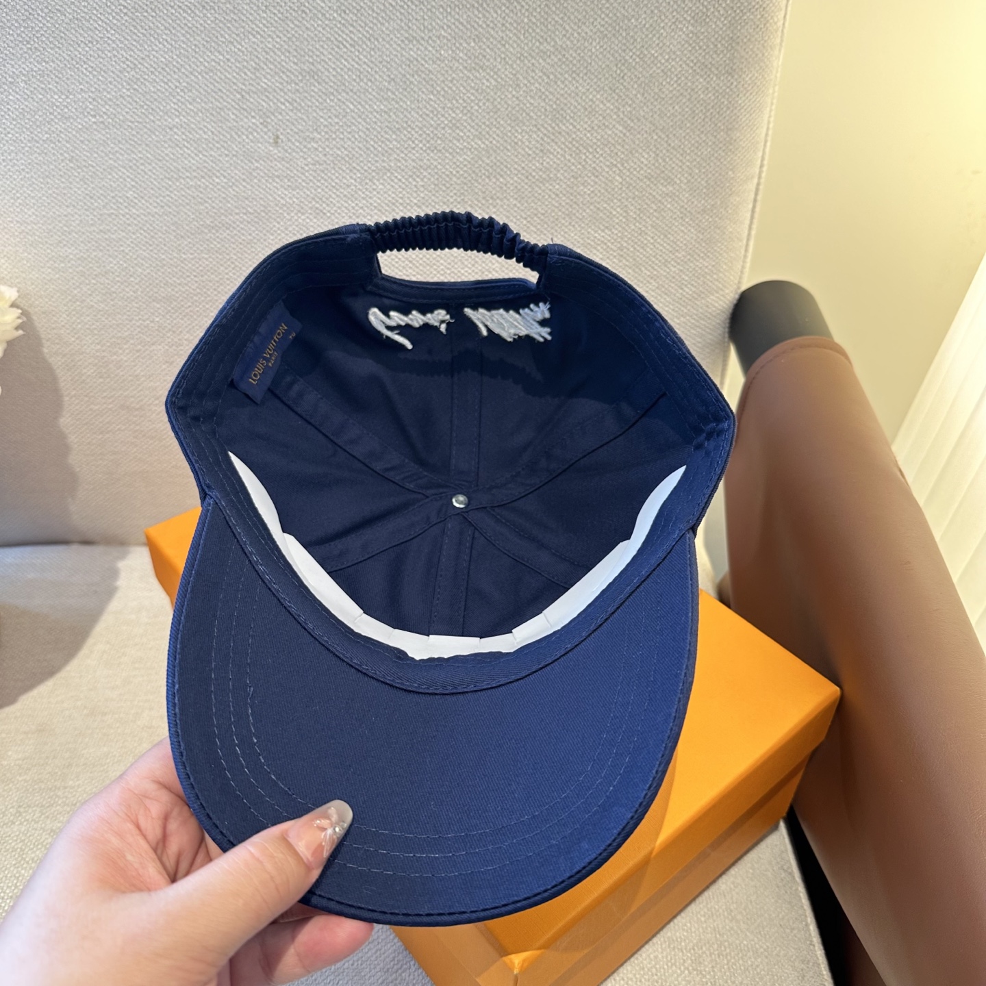 🧢路易威登棒球帽 LouisVuitton😍新款LV棒球帽，重工打造♥️高端大气，百搭款🤗男女通用！