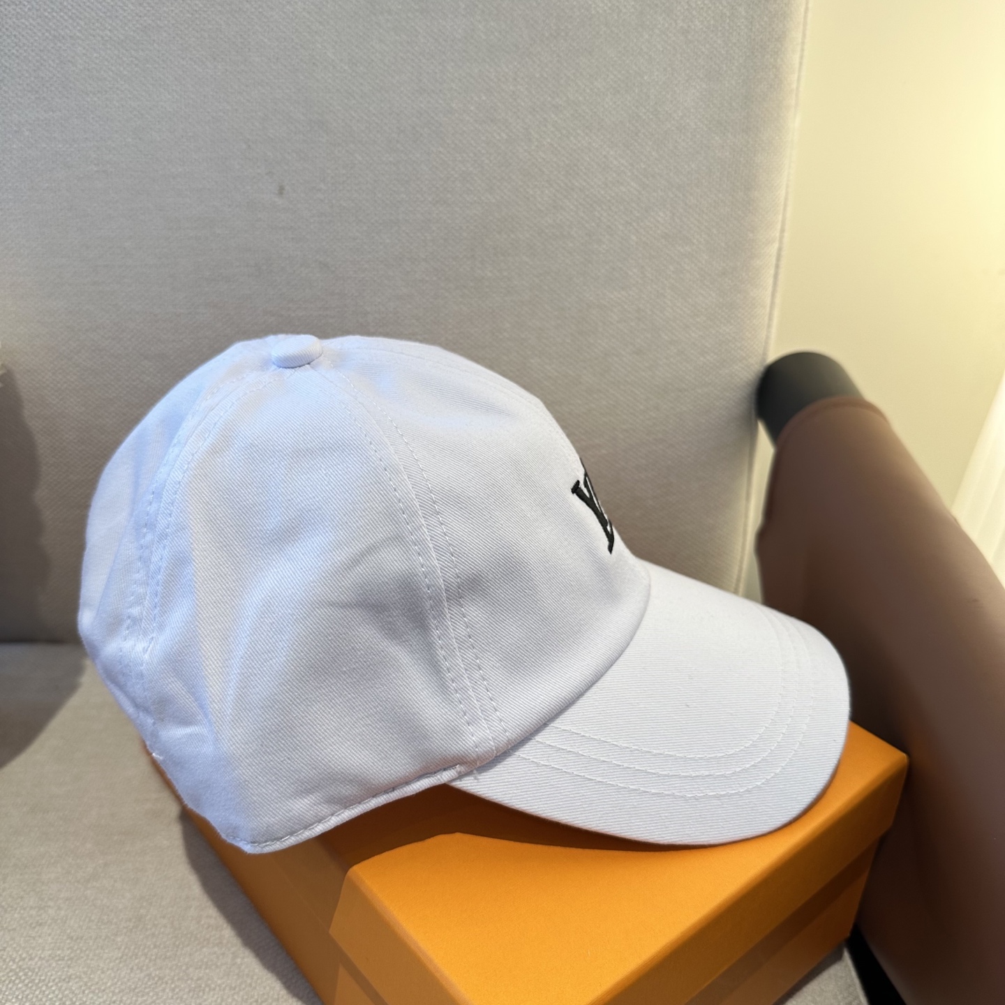 🧢路易威登棒球帽 LouisVuitton😍新款LV棒球帽，重工打造♥️高端大气，百搭款🤗男女通用！
