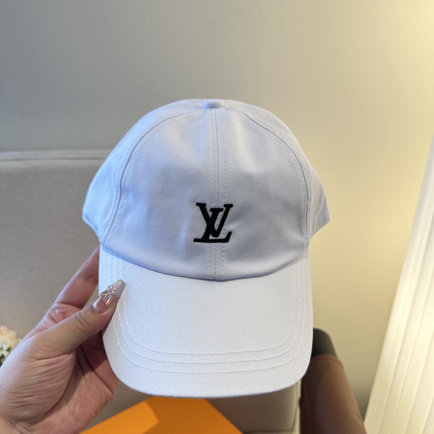 🧢路易威登棒球帽 LouisVuitton😍新款LV棒球帽，重工打造♥️高端大气，百搭款🤗男女通用！
