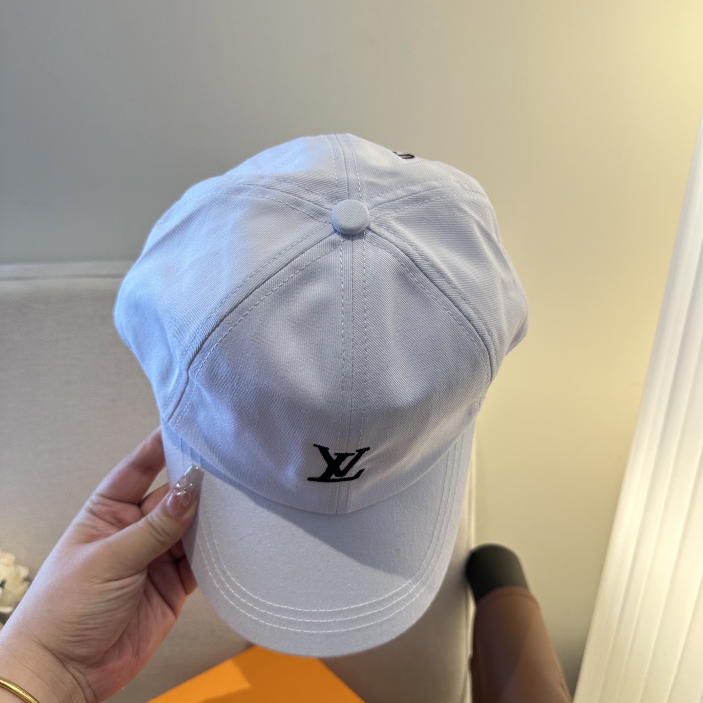 🧢路易威登棒球帽 LouisVuitton😍新款LV棒球帽，重工打造♥️高端大气，百搭款🤗男女通用！
