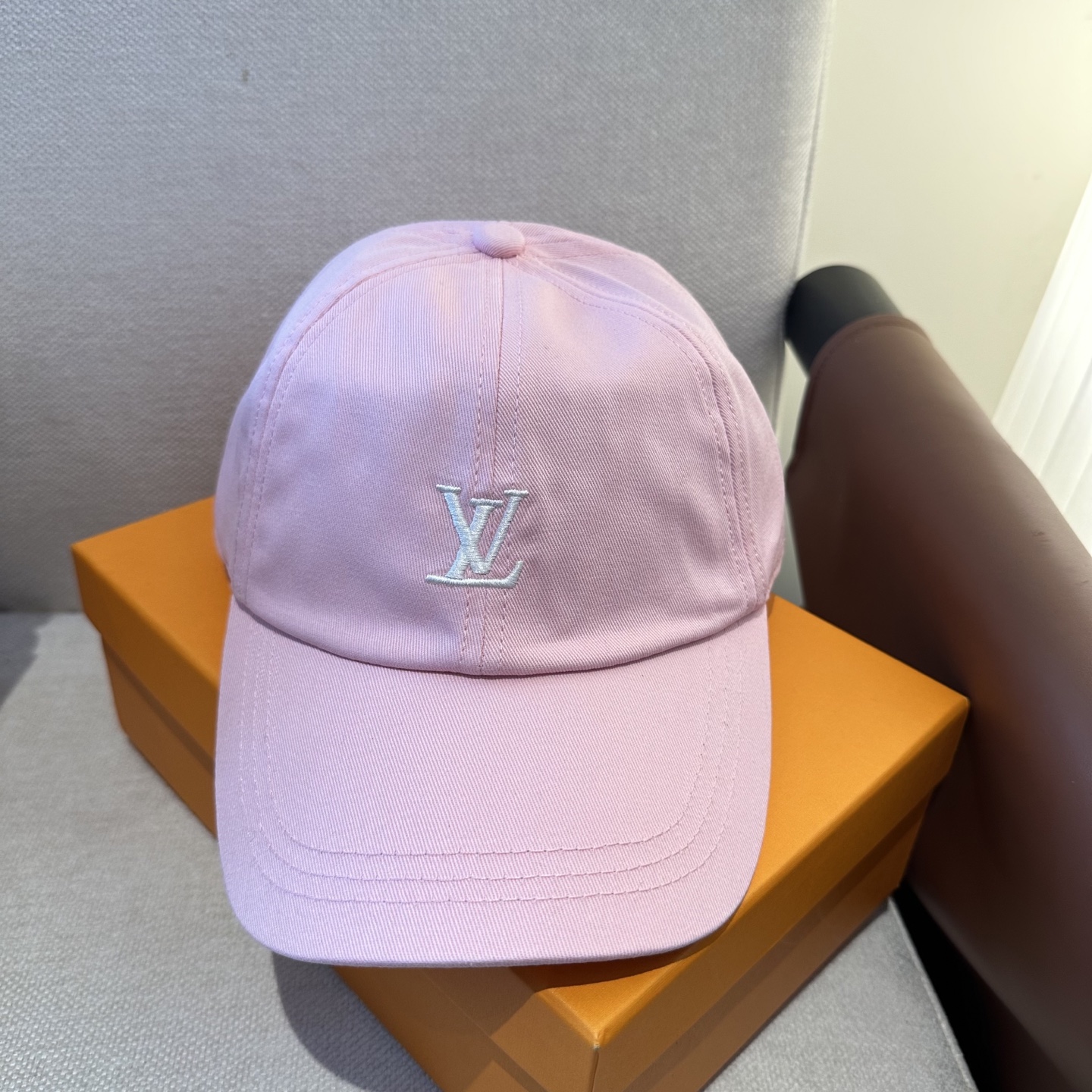 🧢路易威登棒球帽 LouisVuitton😍新款LV棒球帽，重工打造♥️高端大气，百搭款🤗男女通用！