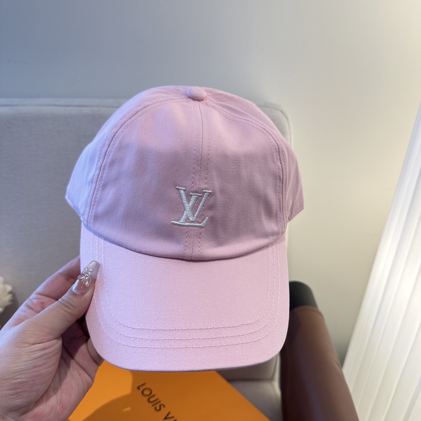 🧢路易威登棒球帽 LouisVuitton😍新款LV棒球帽，重工打造♥️高端大气，百搭款🤗男女通用！