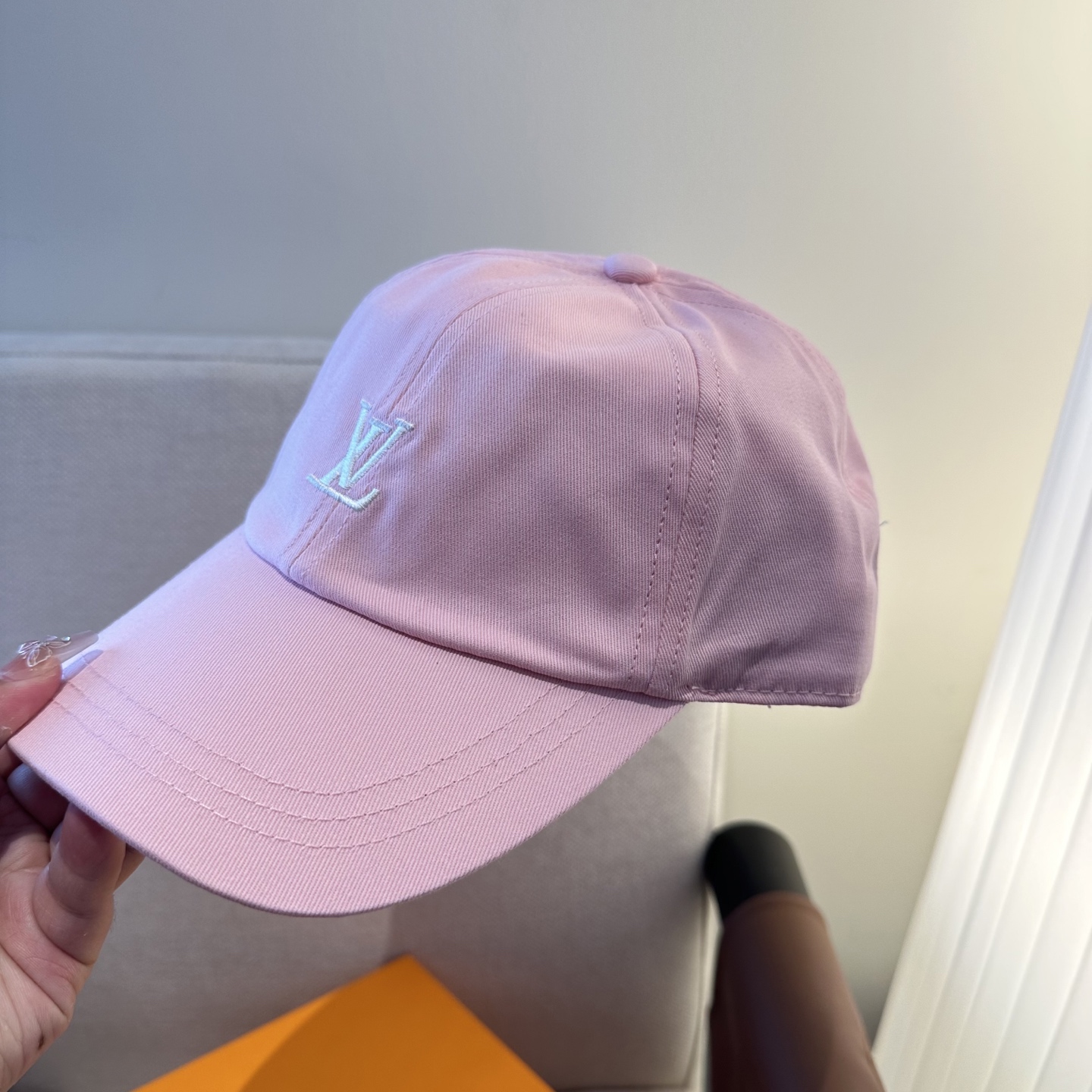 🧢路易威登棒球帽 LouisVuitton😍新款LV棒球帽，重工打造♥️高端大气，百搭款🤗男女通用！