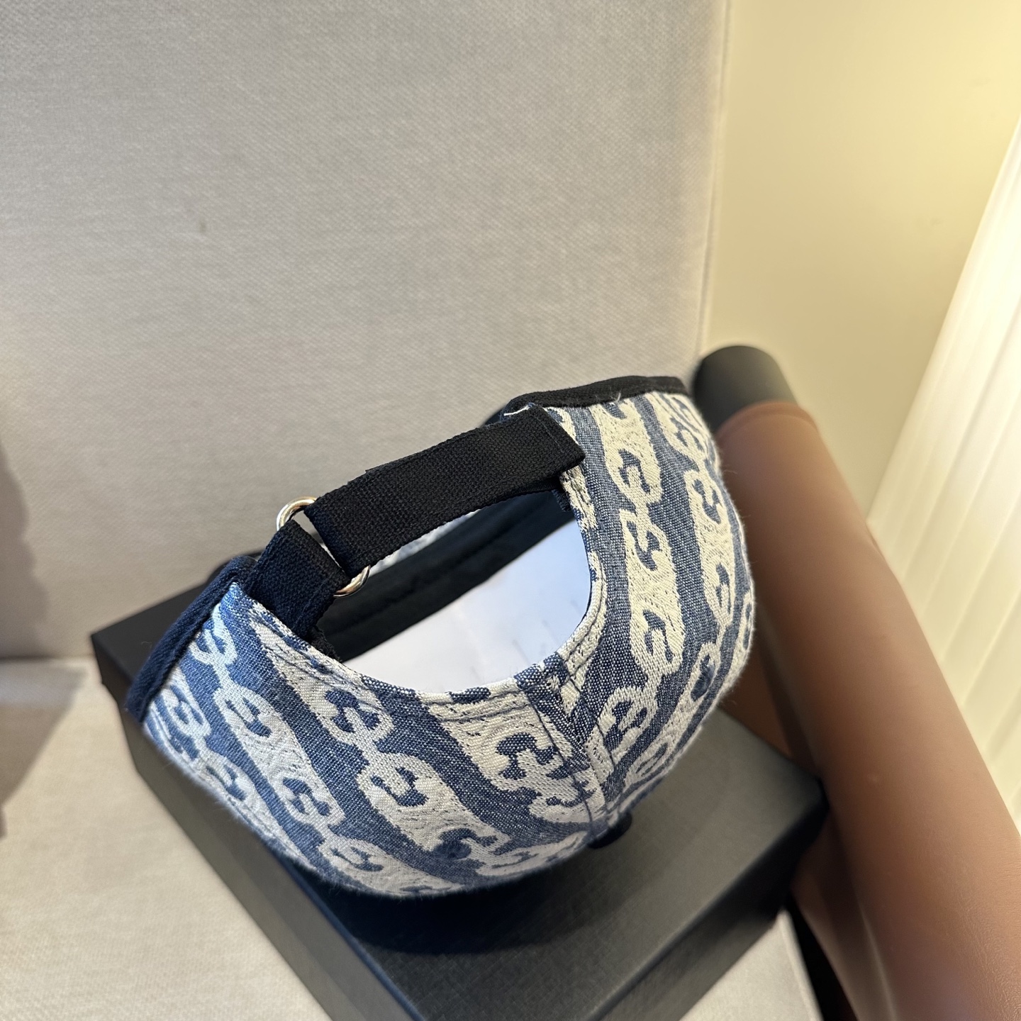 爆款CELINE（赛琳）简约明星同款最新棒球帽，时尚潮流，高端做工！每一个帽子都是用心之作！非一般的品质