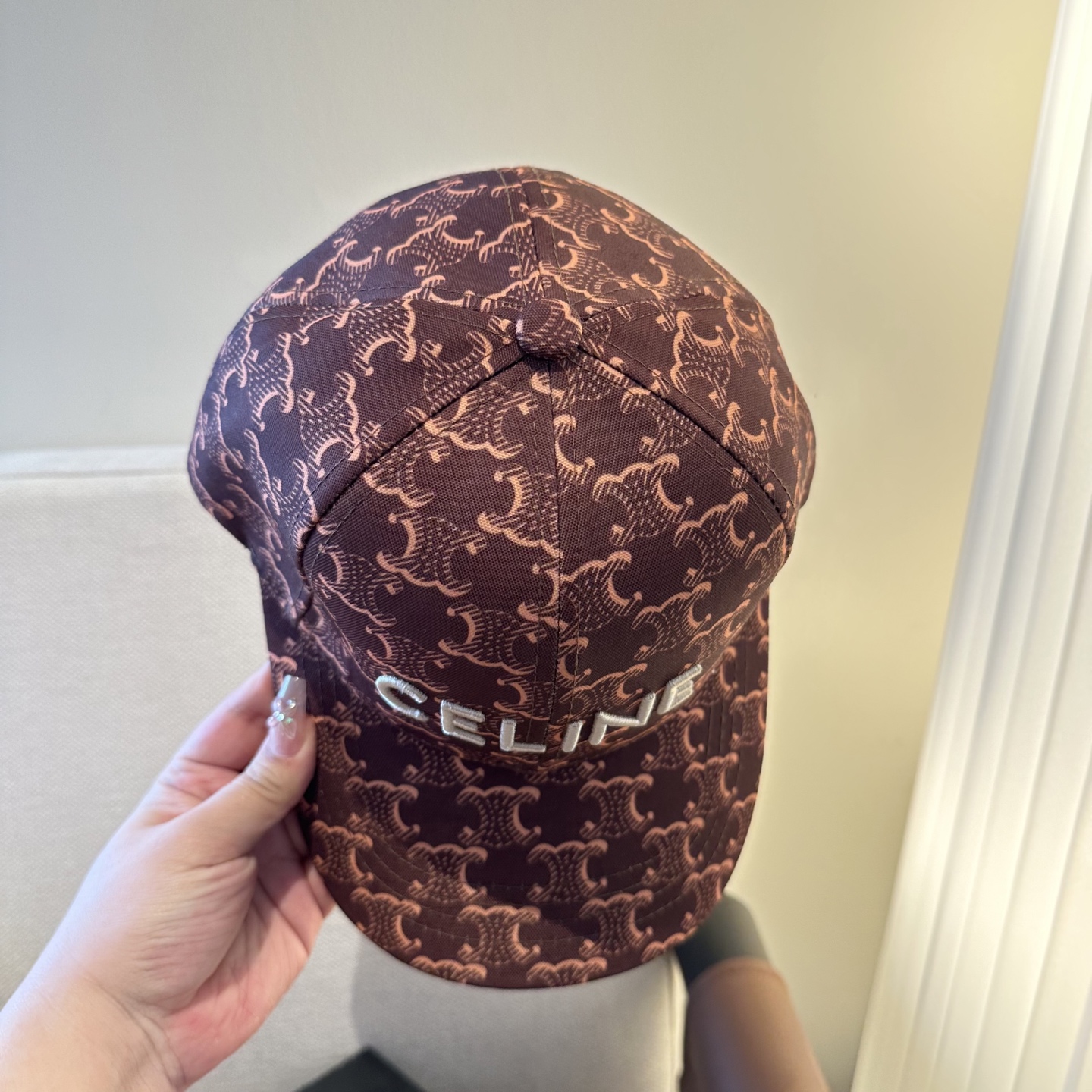 爆款CELINE（赛琳）简约明星同款最新棒球帽，时尚潮流，高端做工！每一个帽子都是用心之作！非一般的品质