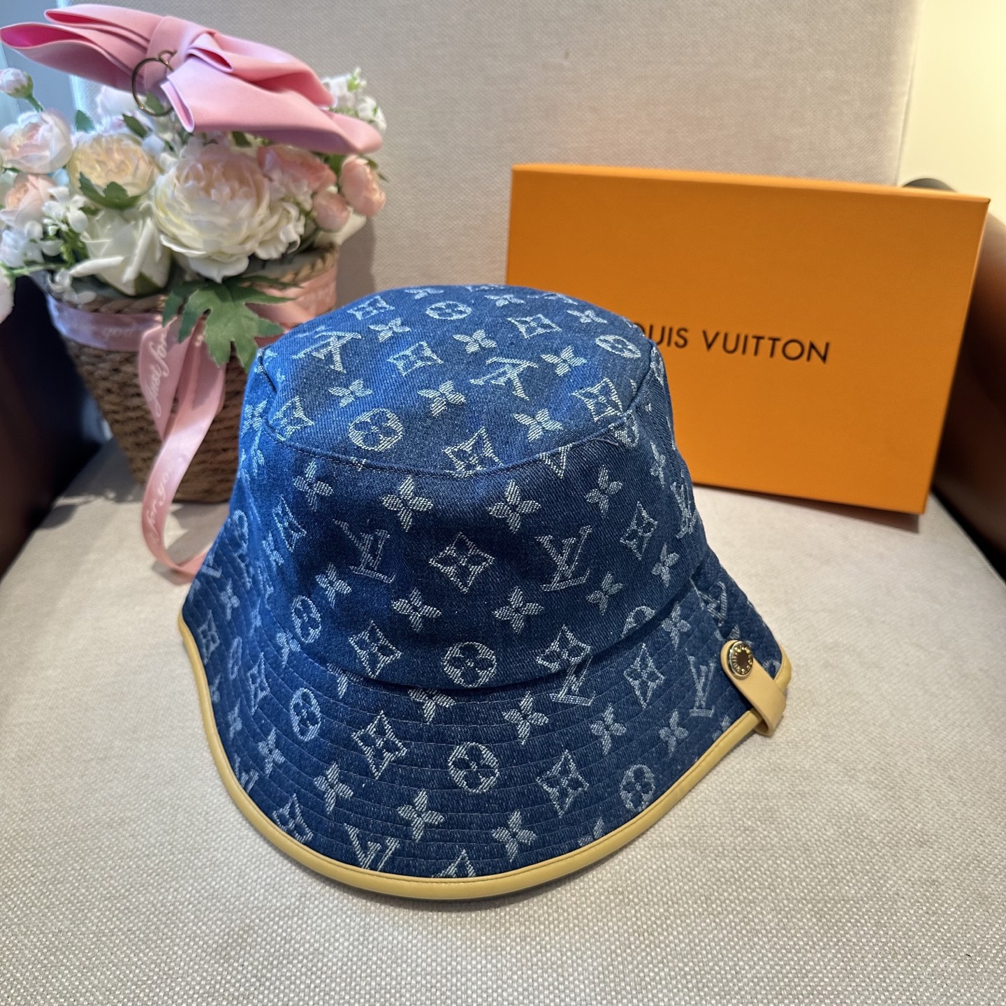 Lv路易威登2025 新款可遮阳帽女透气渔夫帽度假旅游拍照时尚搭子