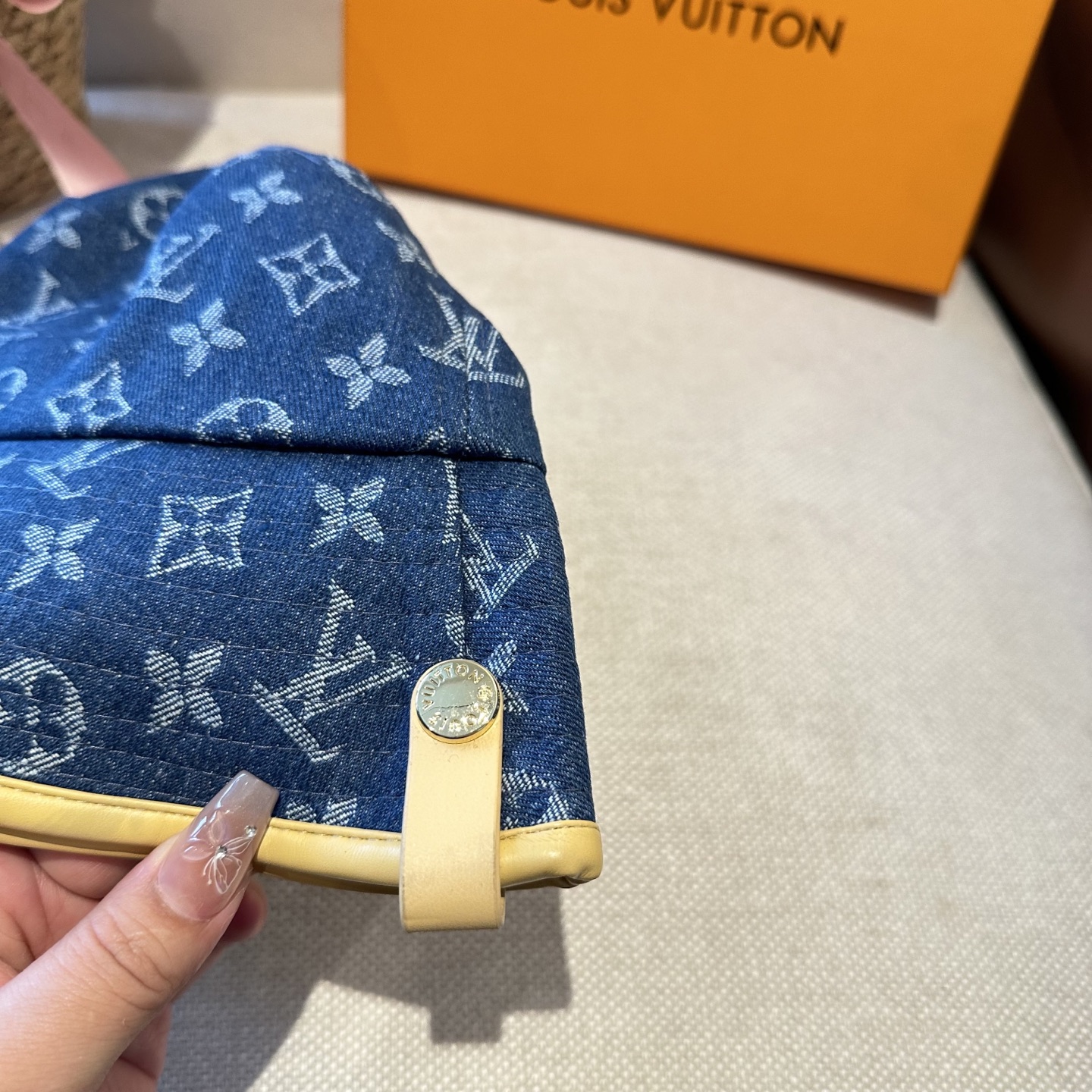 Lv路易威登2025 新款可遮阳帽女透气渔夫帽度假旅游拍照时尚搭子