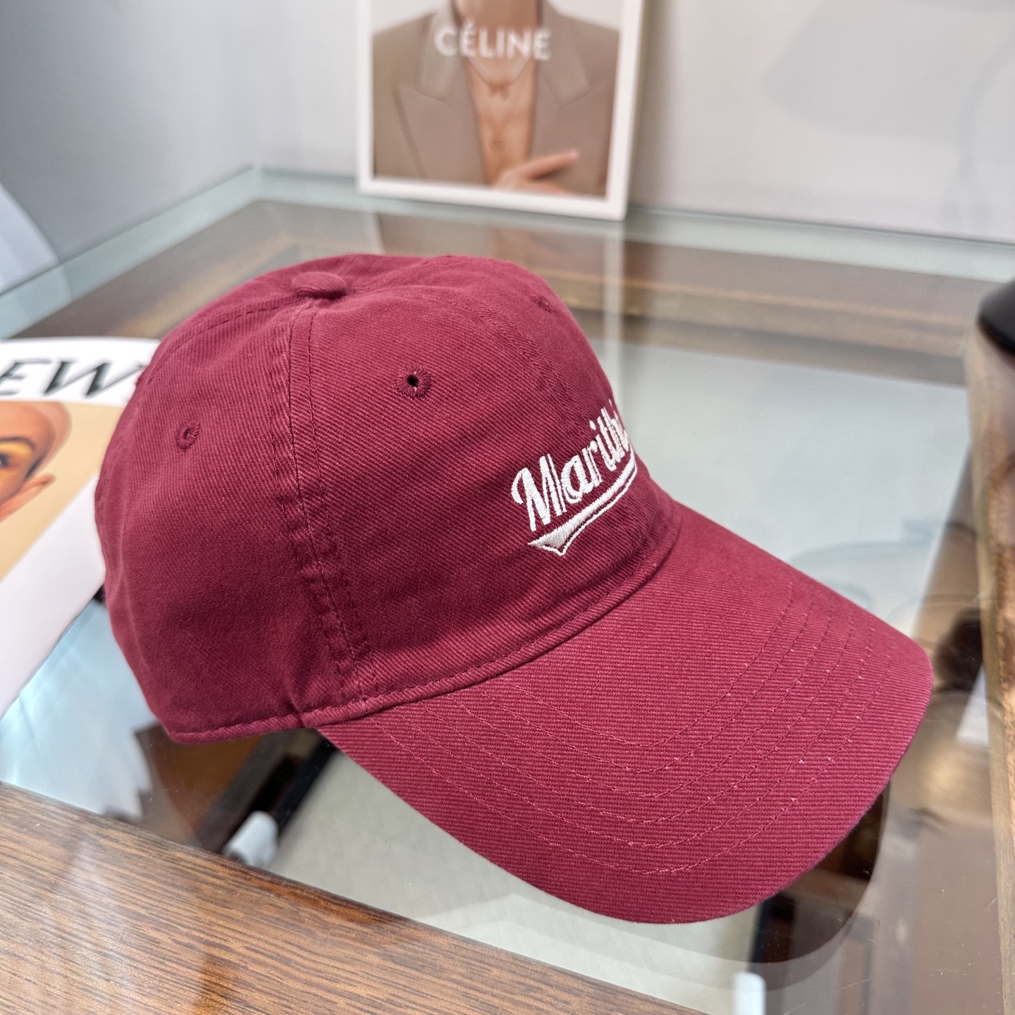 潮牌棒球帽 简单休闲风的棒球帽 减龄百搭 适配度很高！简单随性~出街拍照拗造型非常加分~男女同款 随意搭