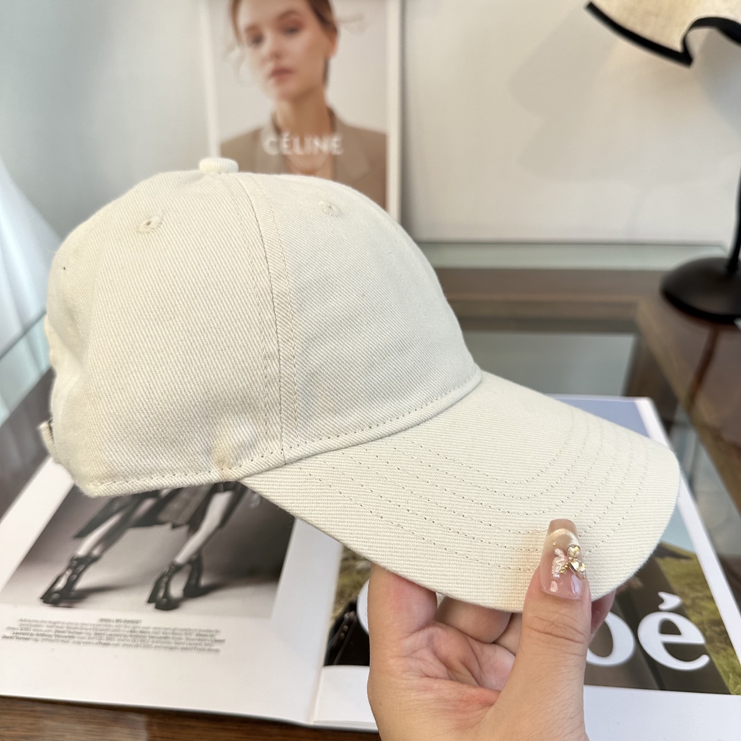 潮牌棒球帽 简单休闲风的棒球帽 减龄百搭 适配度很高！简单随性~出街拍照拗造型非常加分~男女同款 随意搭