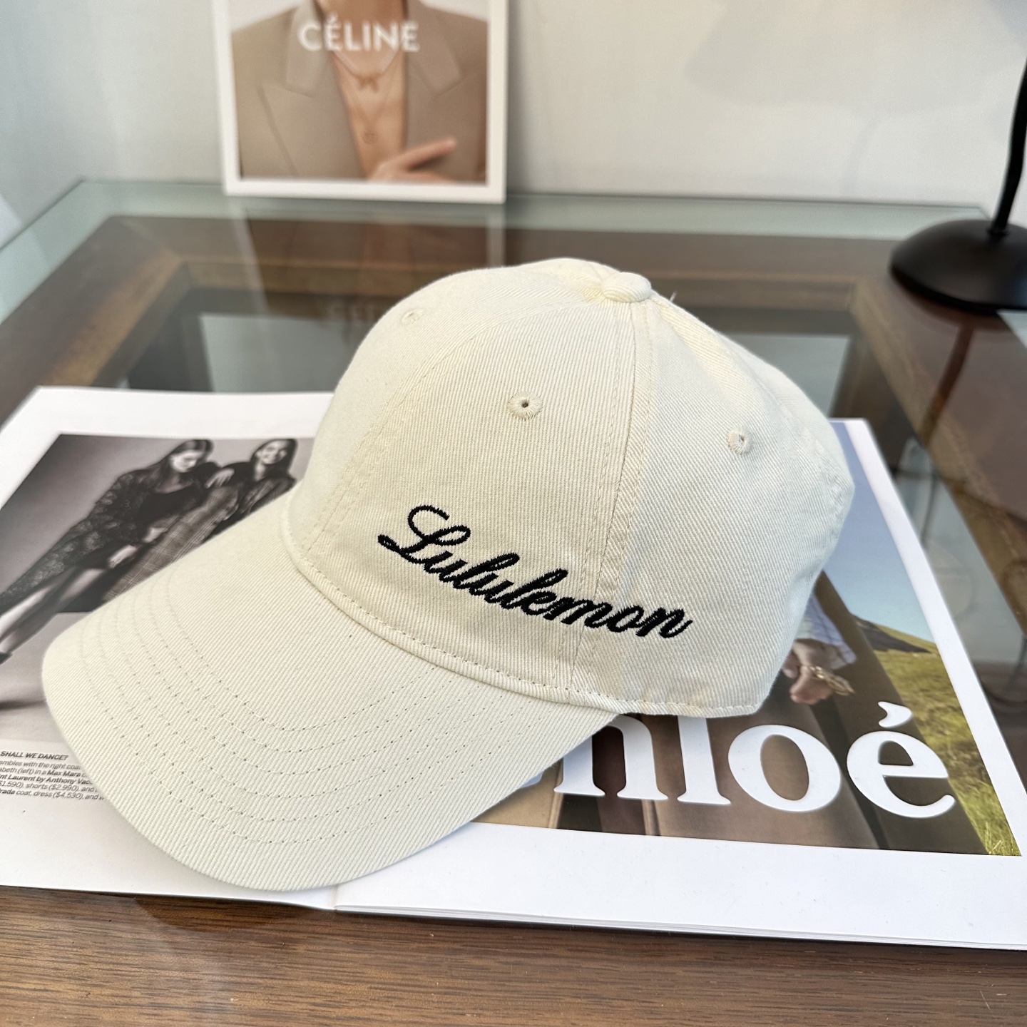 潮牌棒球帽 简单休闲风的棒球帽 减龄百搭 适配度很高！简单随性~出街拍照拗造型非常加分~男女同款 随意搭