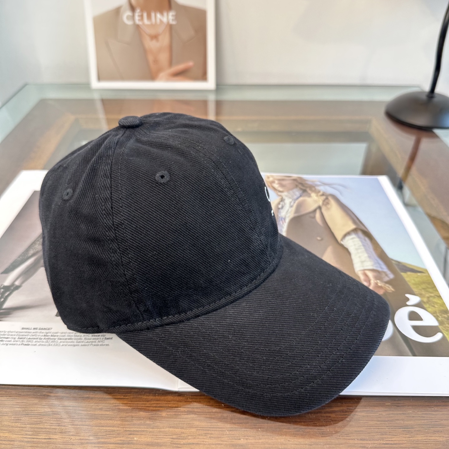 潮牌棒球帽 简单休闲风的棒球帽 减龄百搭 适配度很高！简单随性~出街拍照拗造型非常加分~男女同款 随意搭