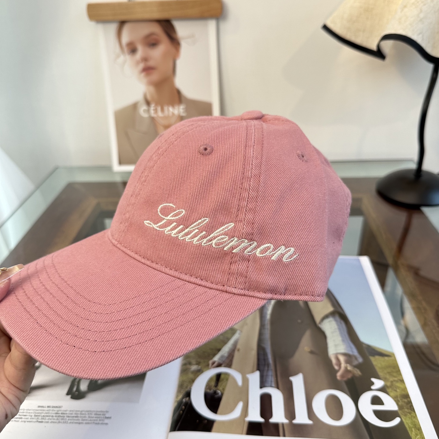 潮牌棒球帽 简单休闲风的棒球帽 减龄百搭 适配度很高！简单随性~出街拍照拗造型非常加分~男女同款 随意搭